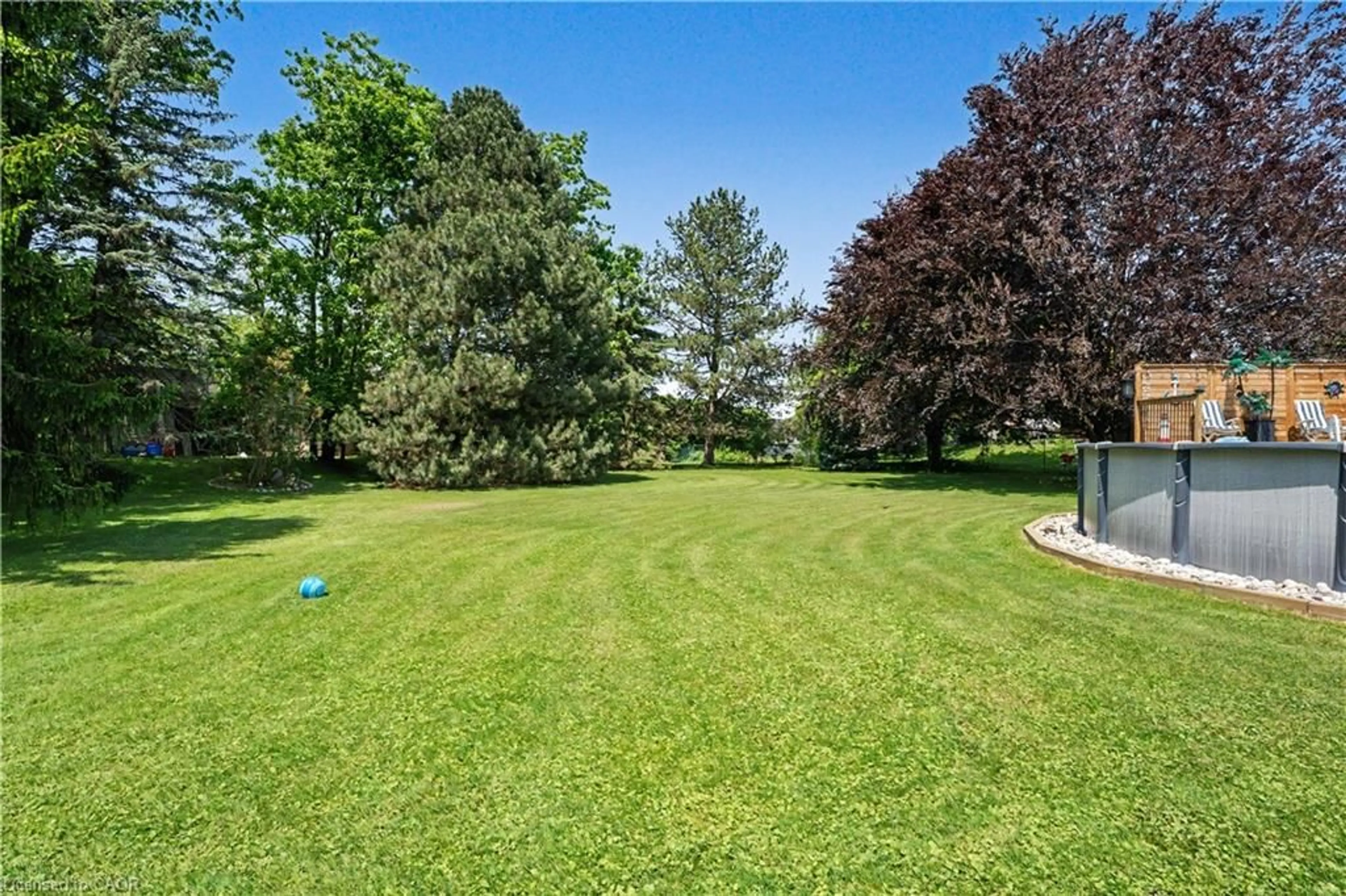 A pic from outside/outdoor area/front of a property/back of a property/a pic from drone, unknown for 7361 Harte Cds, Niagara Falls Ontario L2J 3S4