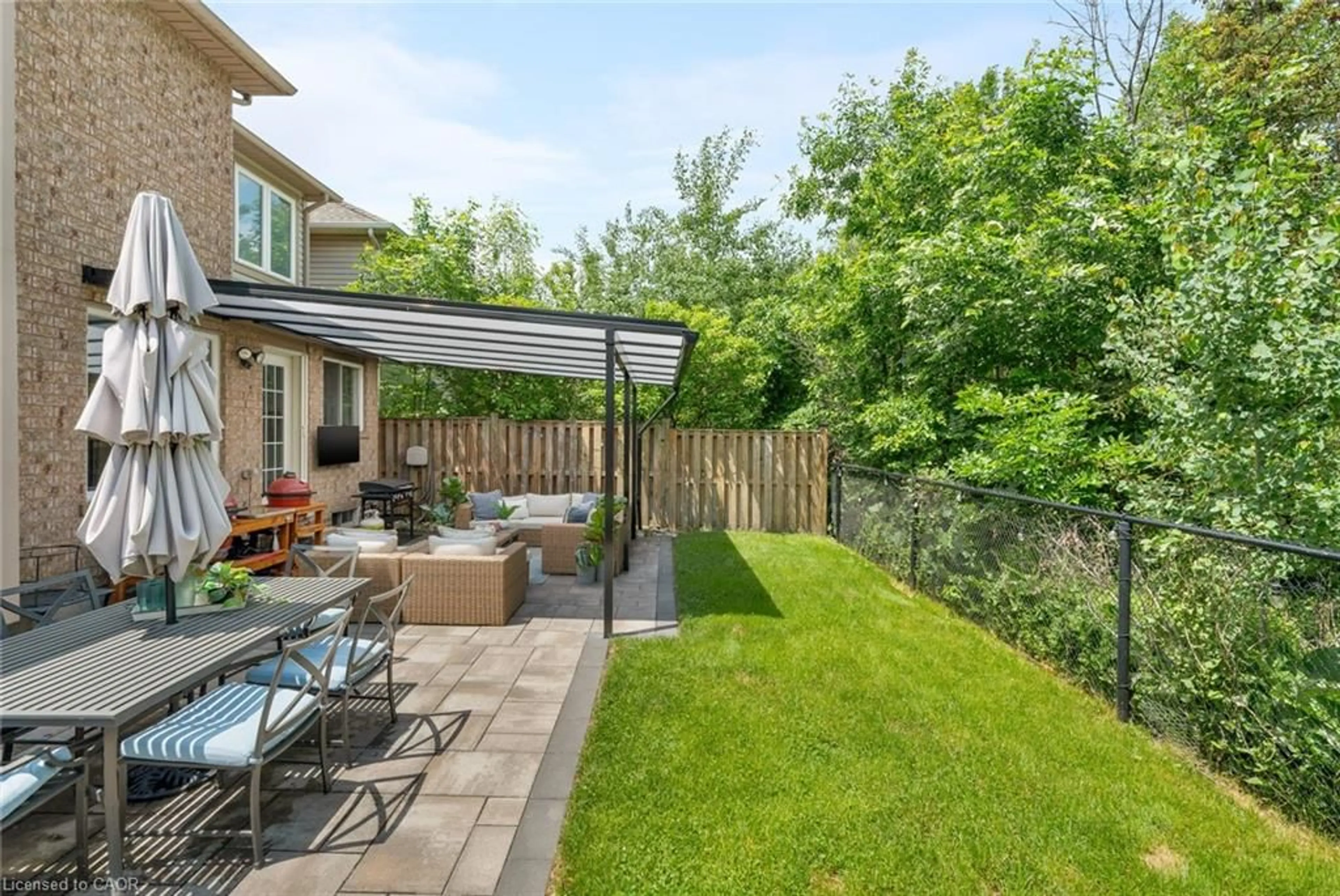 Patio, street for 2279 Pathfinder Dr, Burlington Ontario L7L 6N1