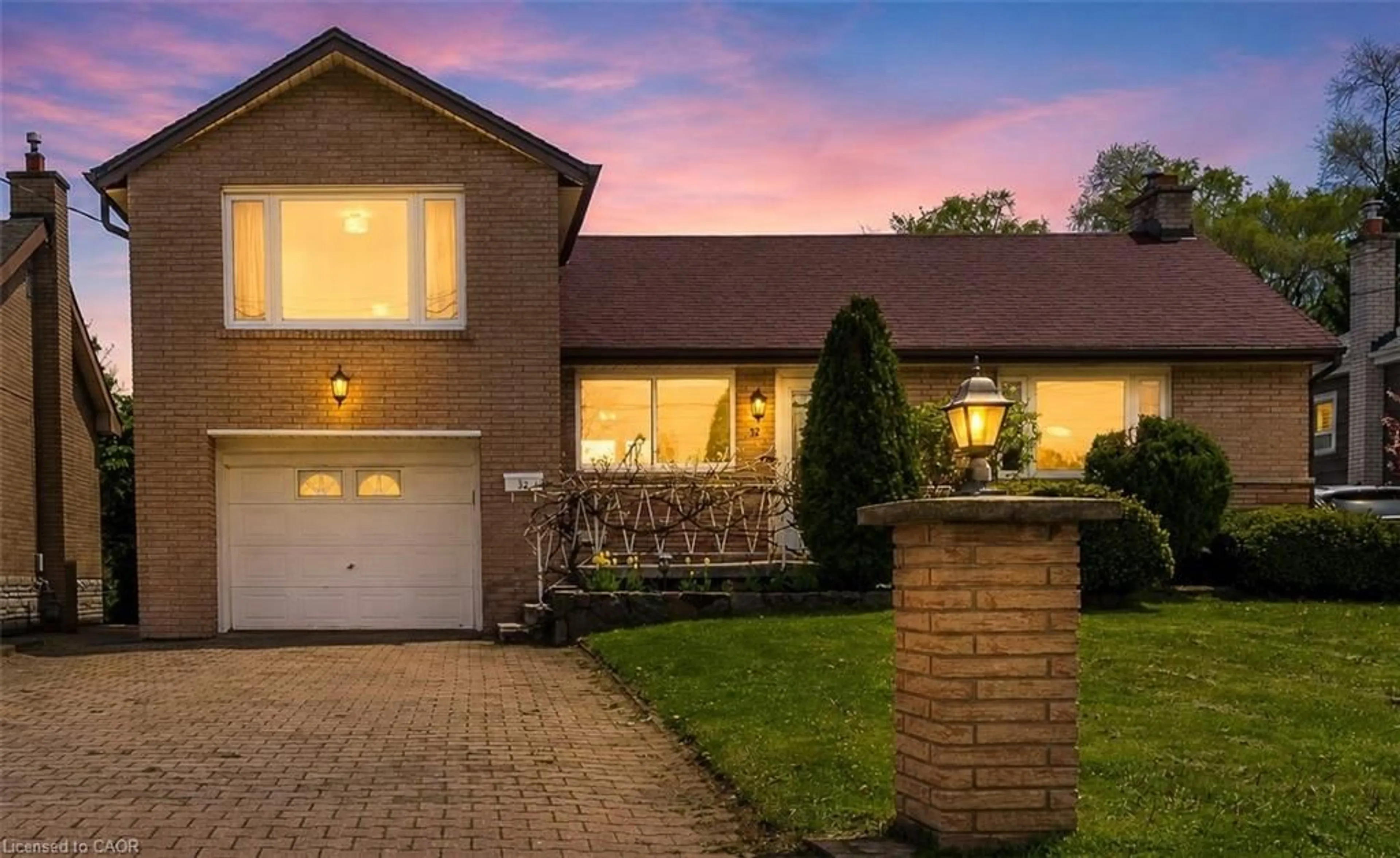 Home with brick exterior material, street for 32 Durham Rd, Stoney Creek Ontario L8E 1X1