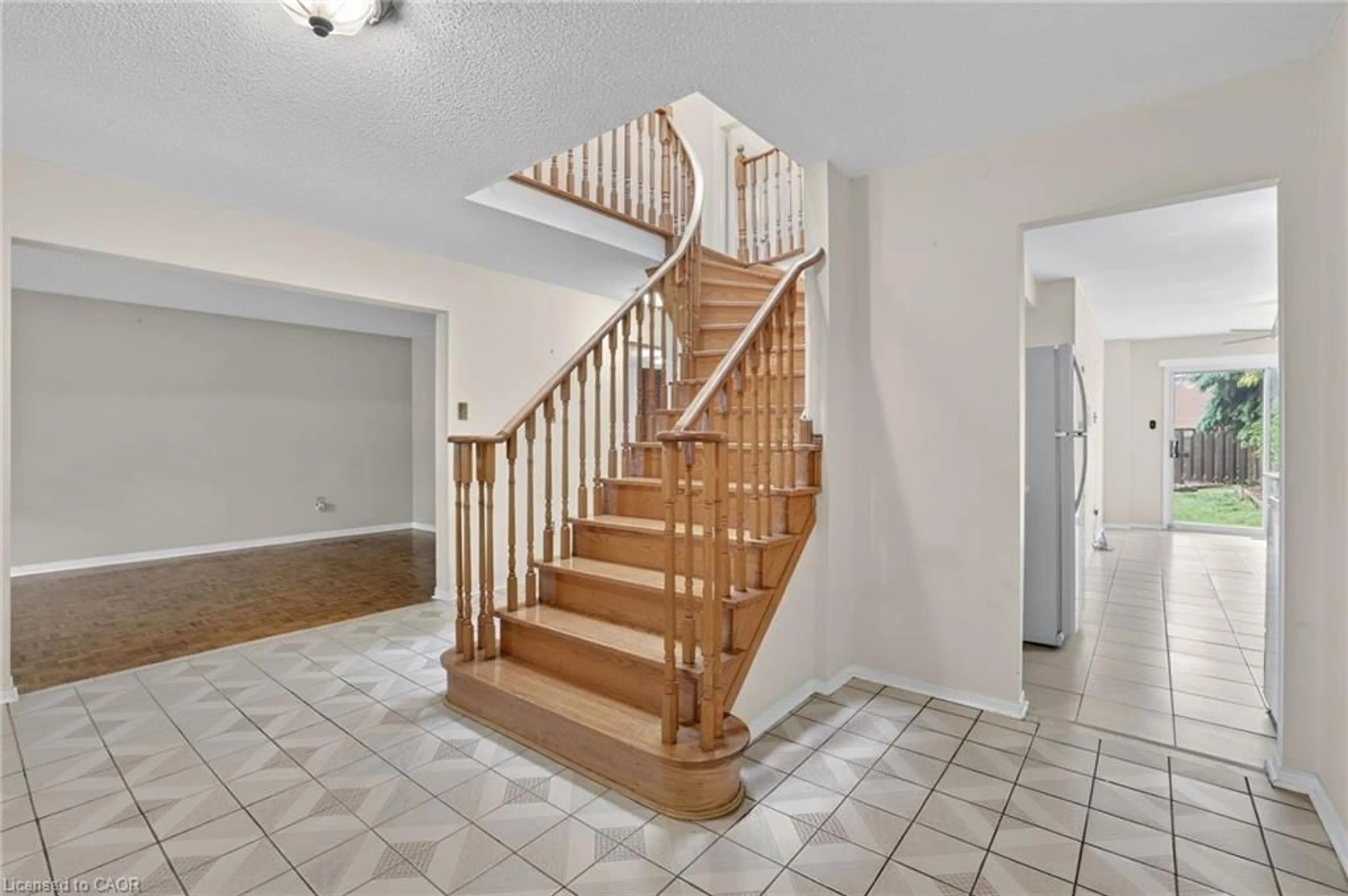 Stairs for 415 Conley St, Thornhill Ontario L4J 6T3