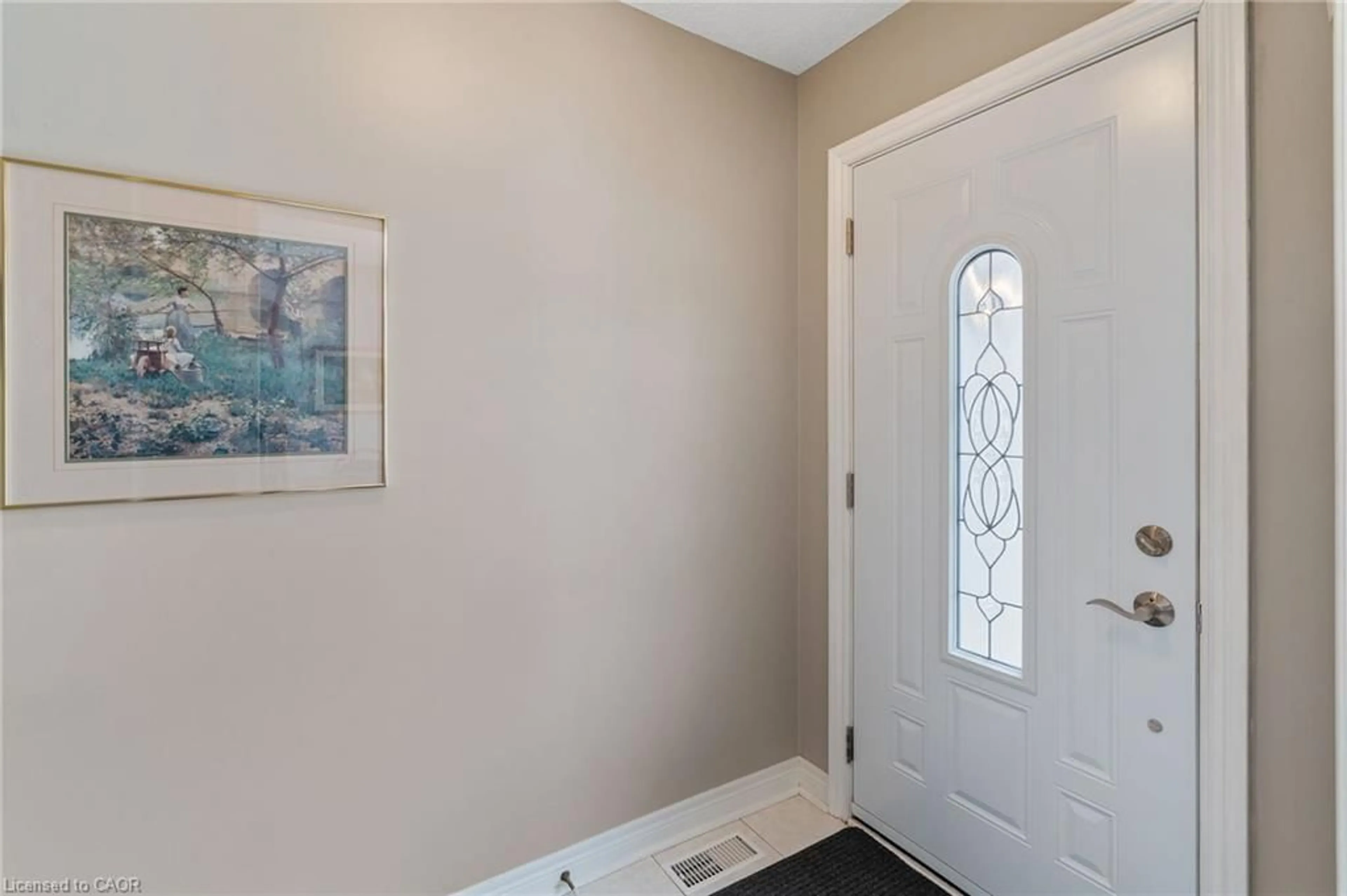 Indoor entryway for 51 Redtail Cres, Hamilton Ontario L9B 2R5