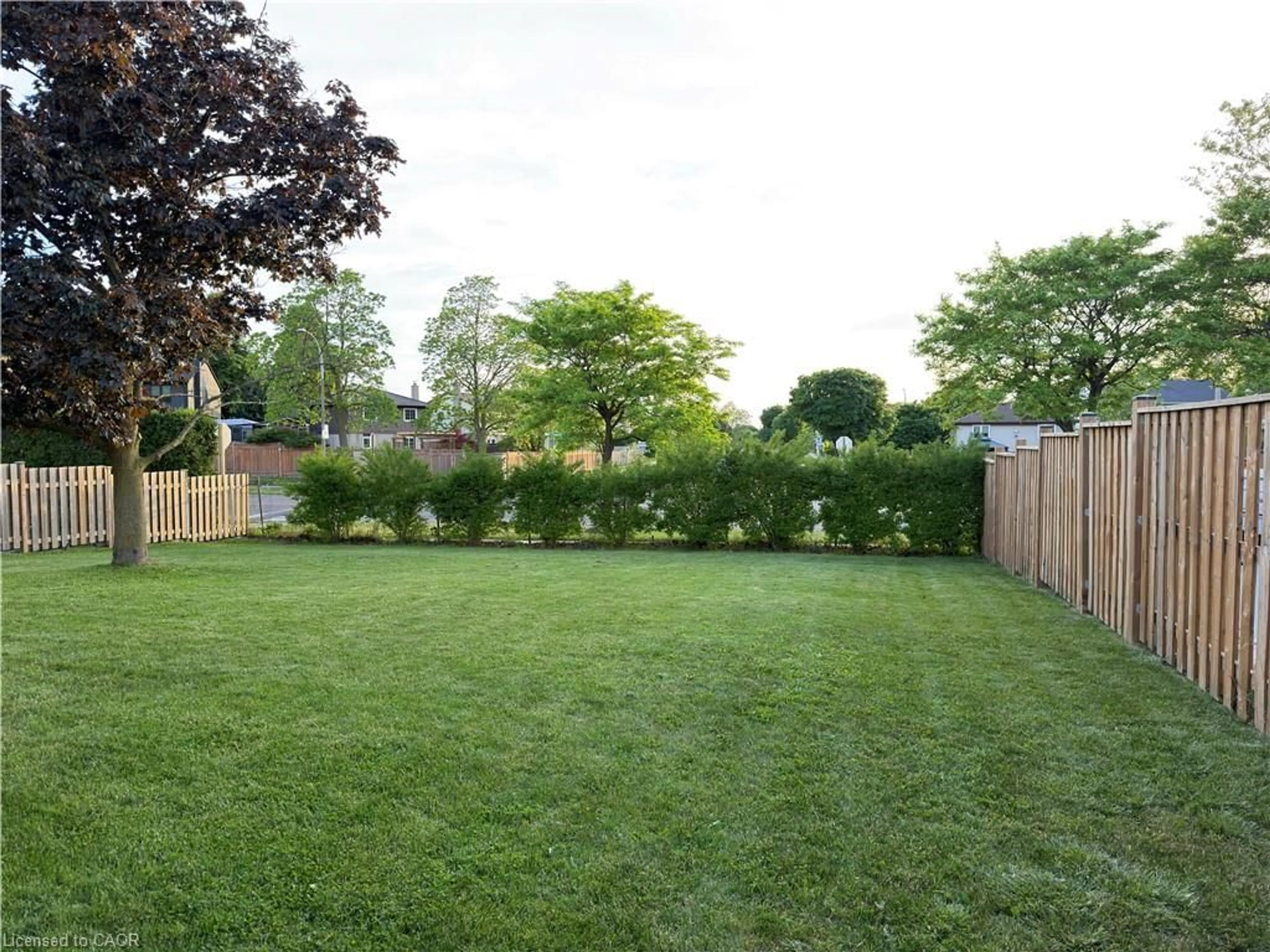 Patio, unknown for 47 Odessa St, Stoney Creek Ontario L8J 1A3