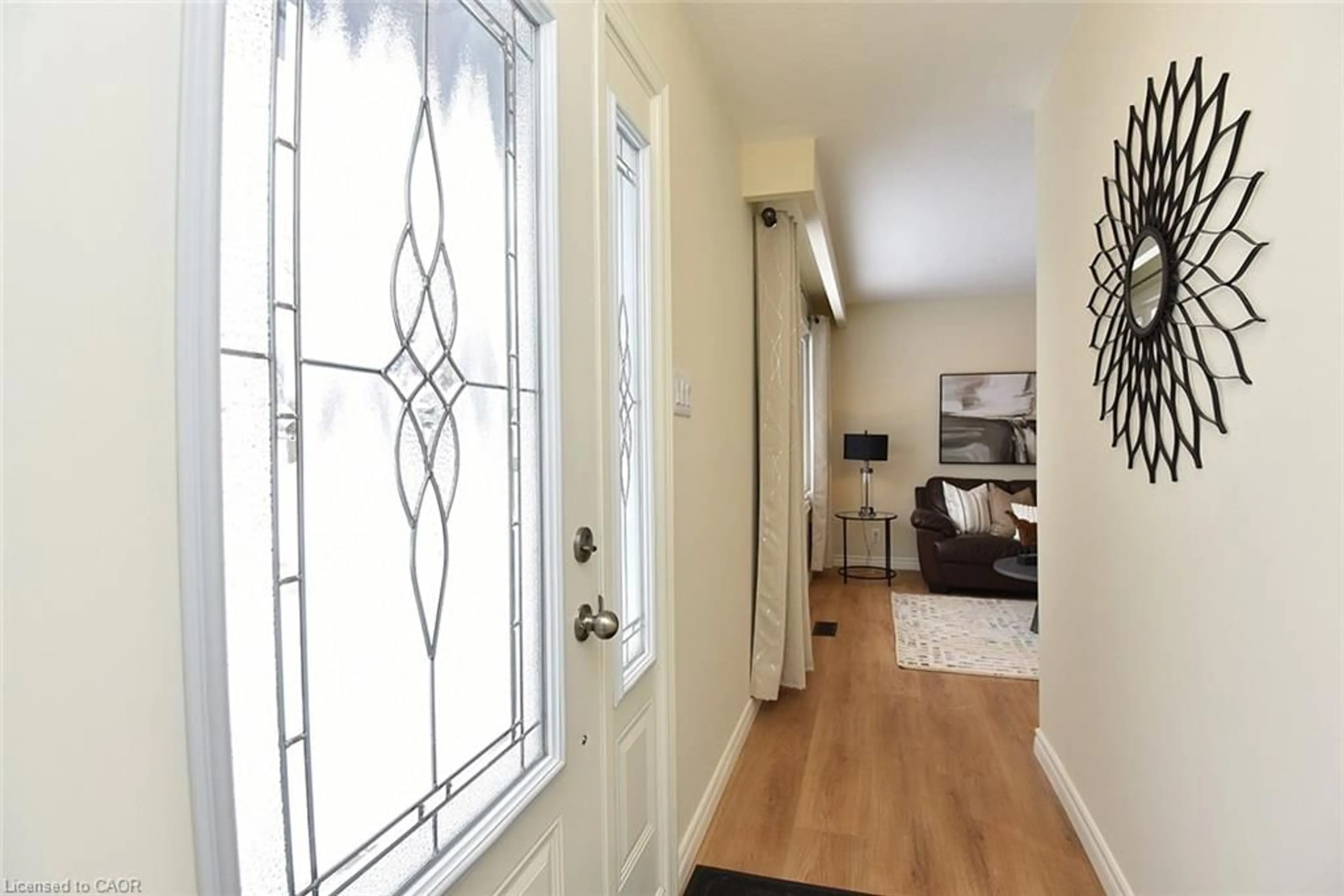 Indoor entryway for 47 Odessa St, Stoney Creek Ontario L8J 1A3