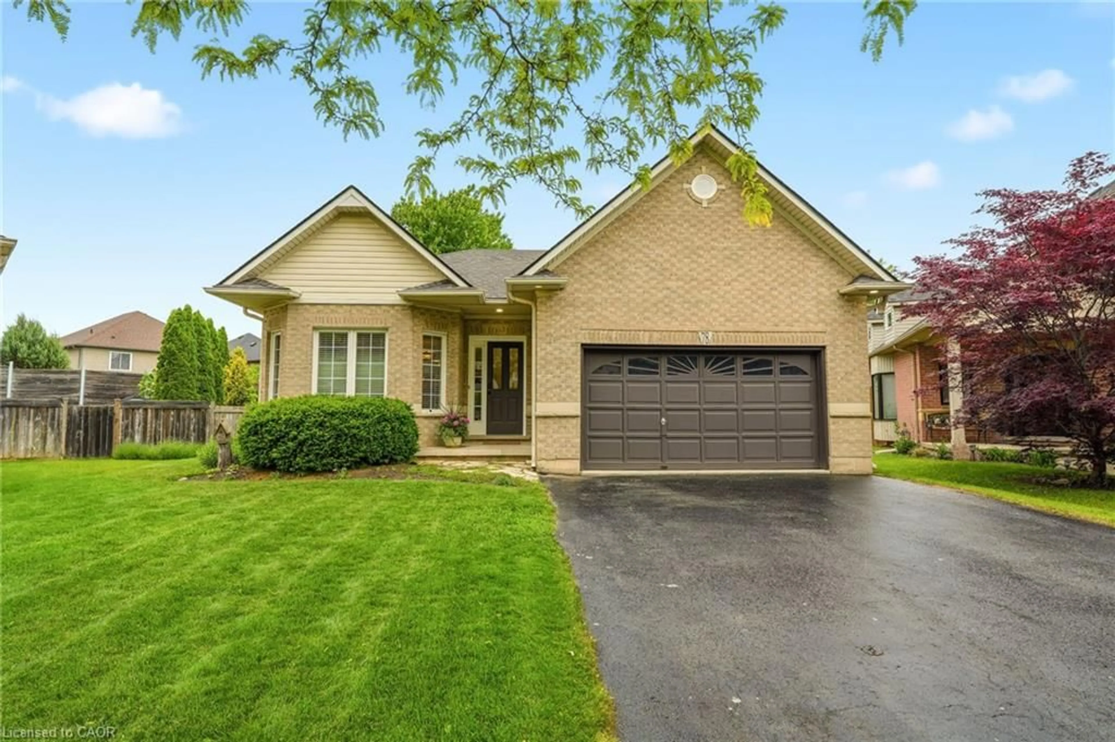 Home with brick exterior material, street for 78 Sumac Crt, Grimsby Ontario L3M 5M6