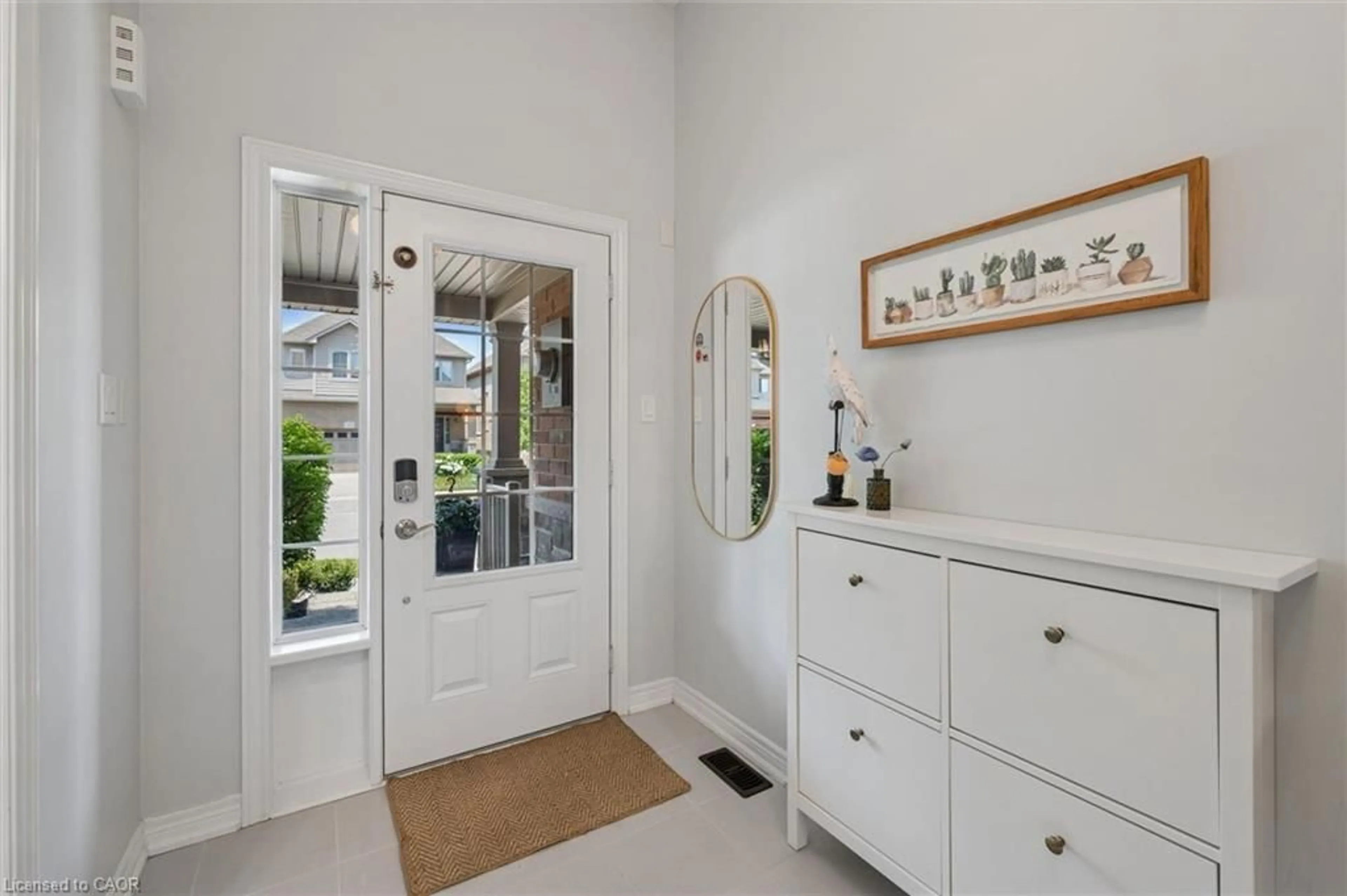 Indoor entryway for 52 Condor St, Kitchener Ontario N2K 0B2