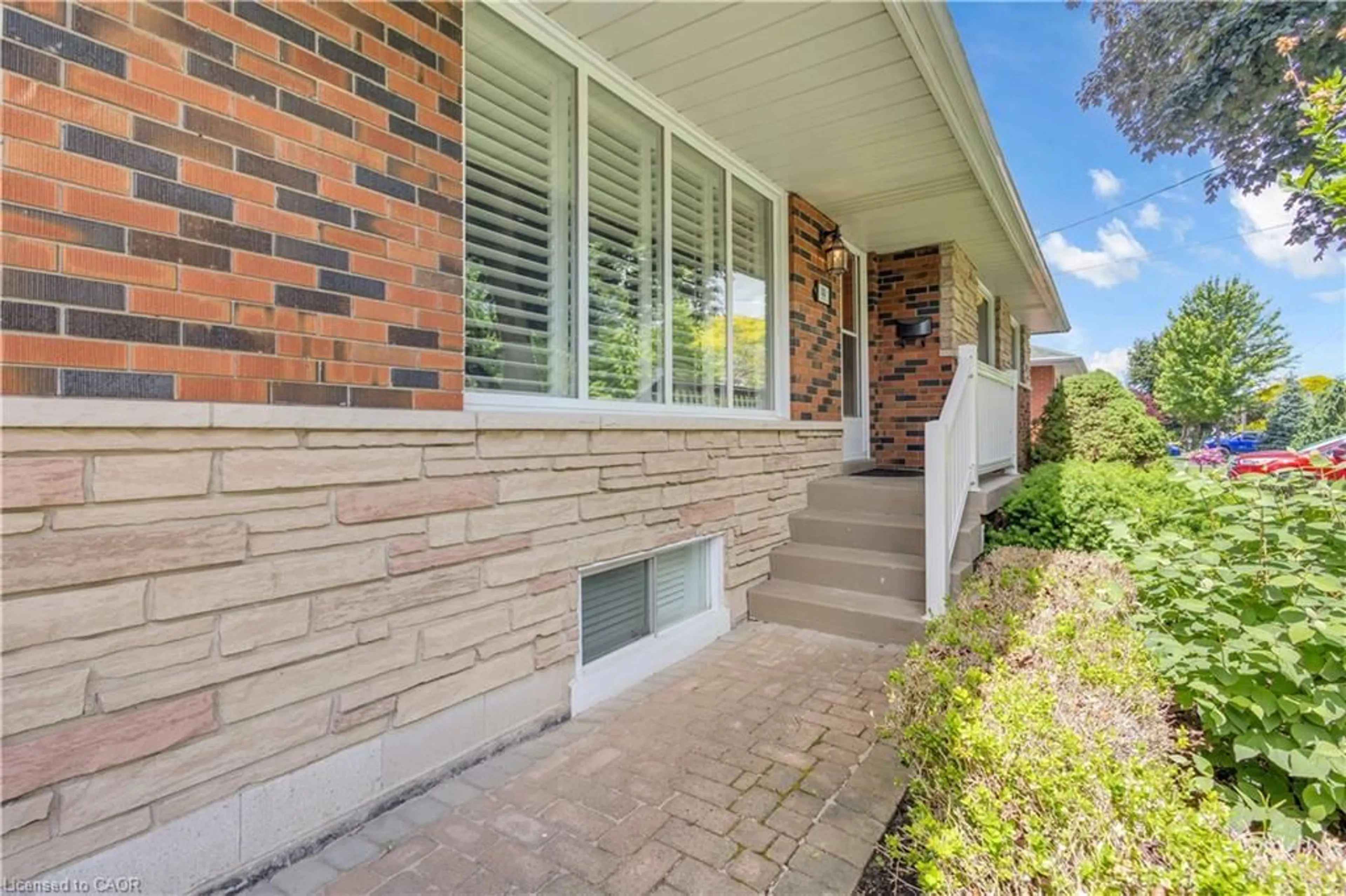 Home with brick exterior material, street for 99 Fife St, Caledonia Ontario N3W 1E7