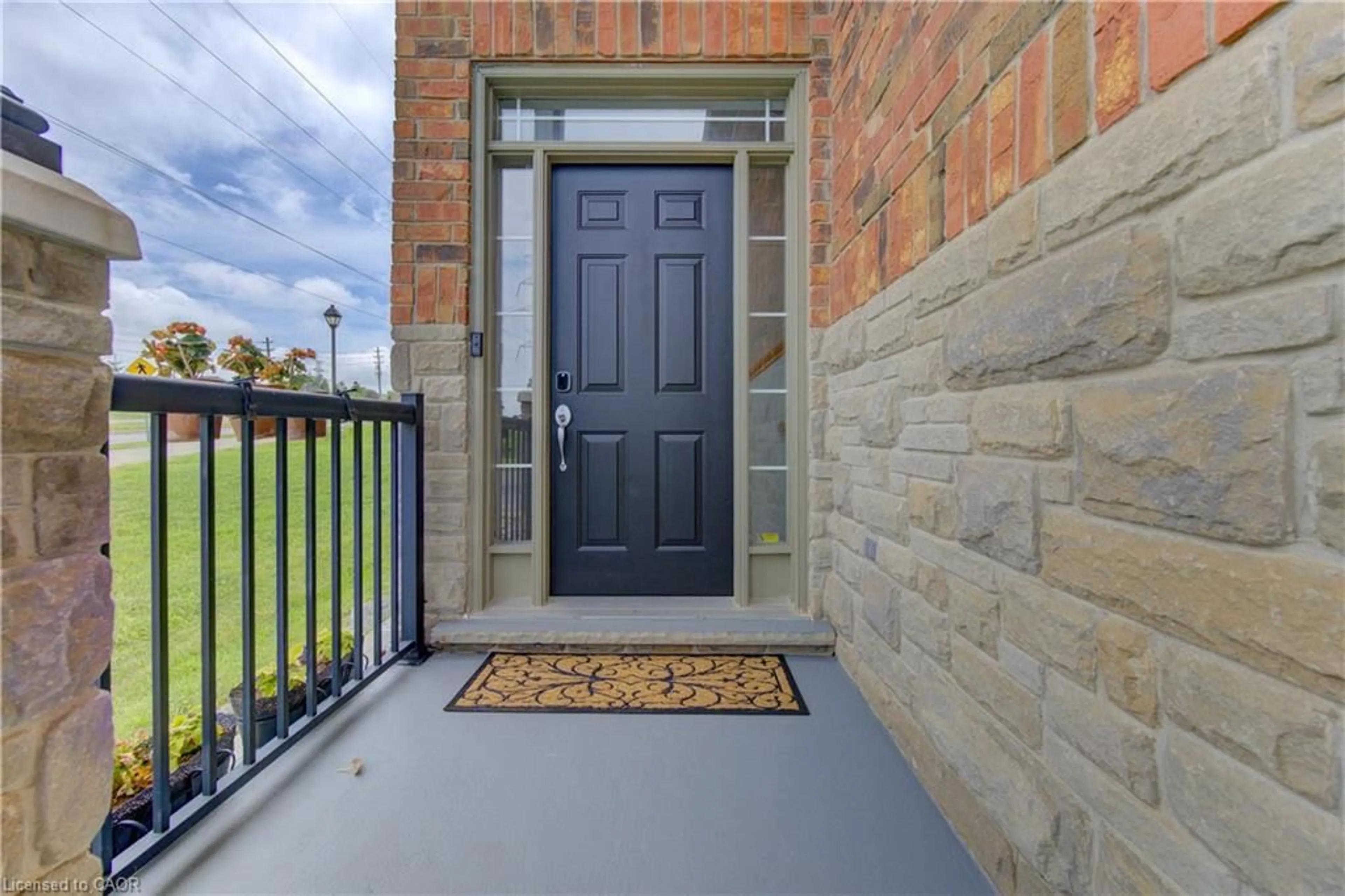 Indoor entryway for 725 Zurich Dr, Waterloo Ontario N2V 2V4