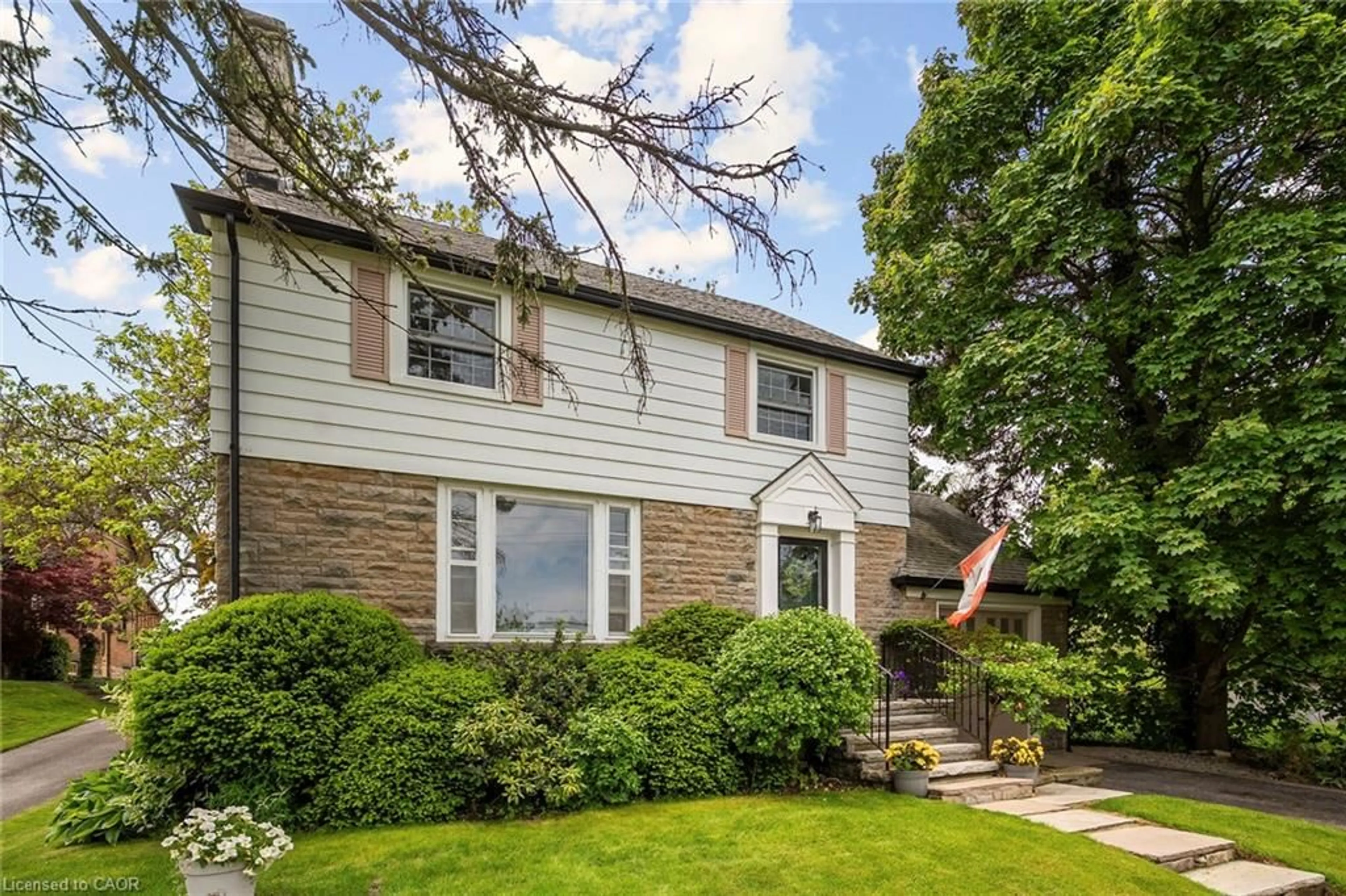 Home with brick exterior material, street for 5170 King St, Beamsville Ontario L3J 0H5