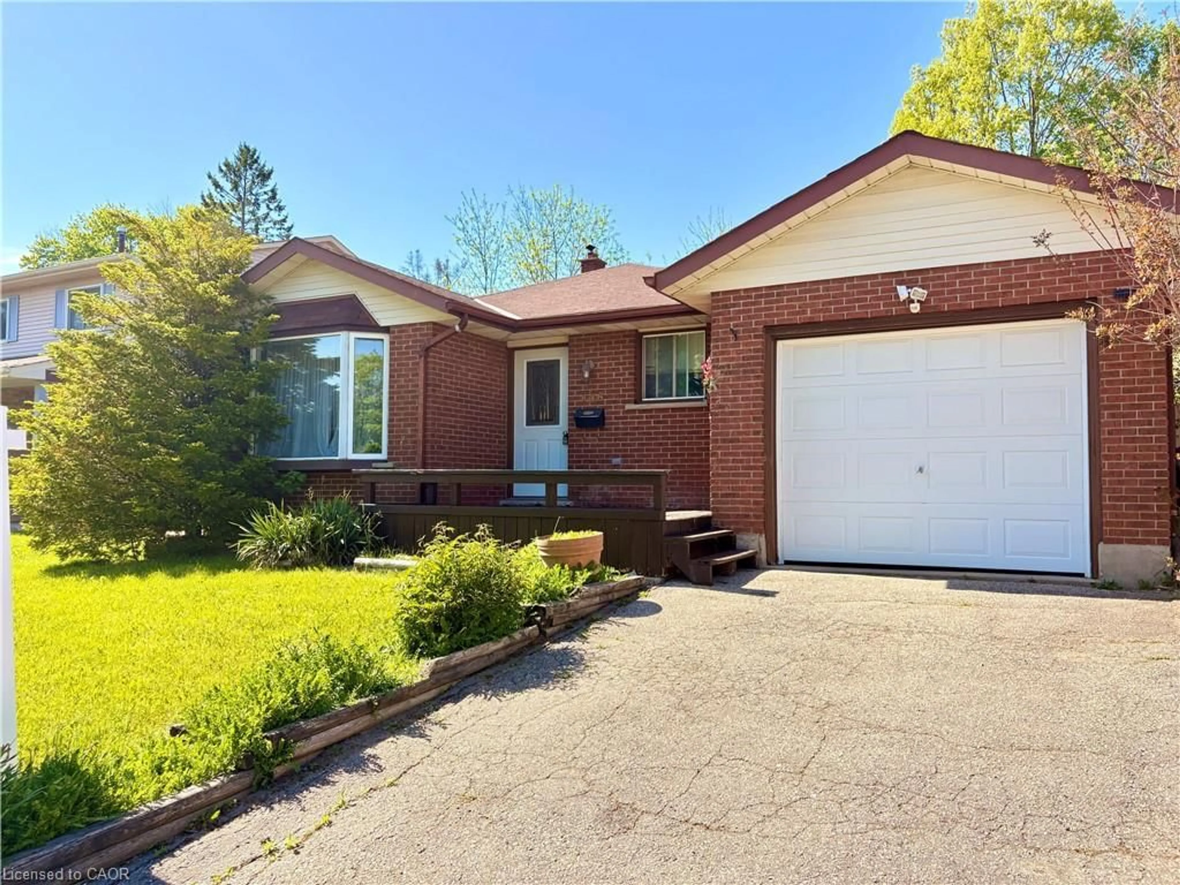Home with brick exterior material, street for 146 Bechtel Dr, Kitchener Ontario N2P 1S3