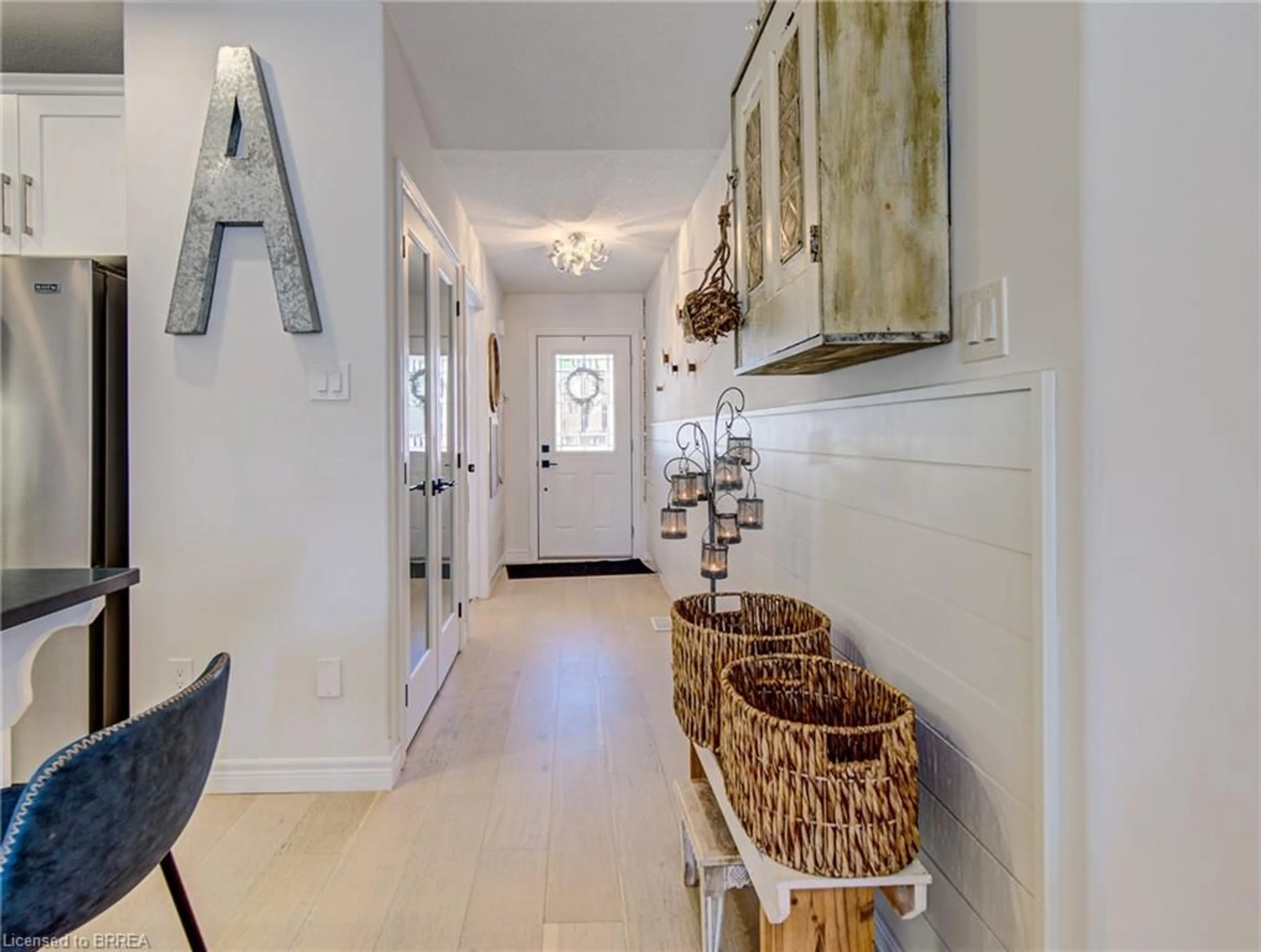 Indoor entryway for 29 Schuyler St #52, Paris Ontario N3L 0J2