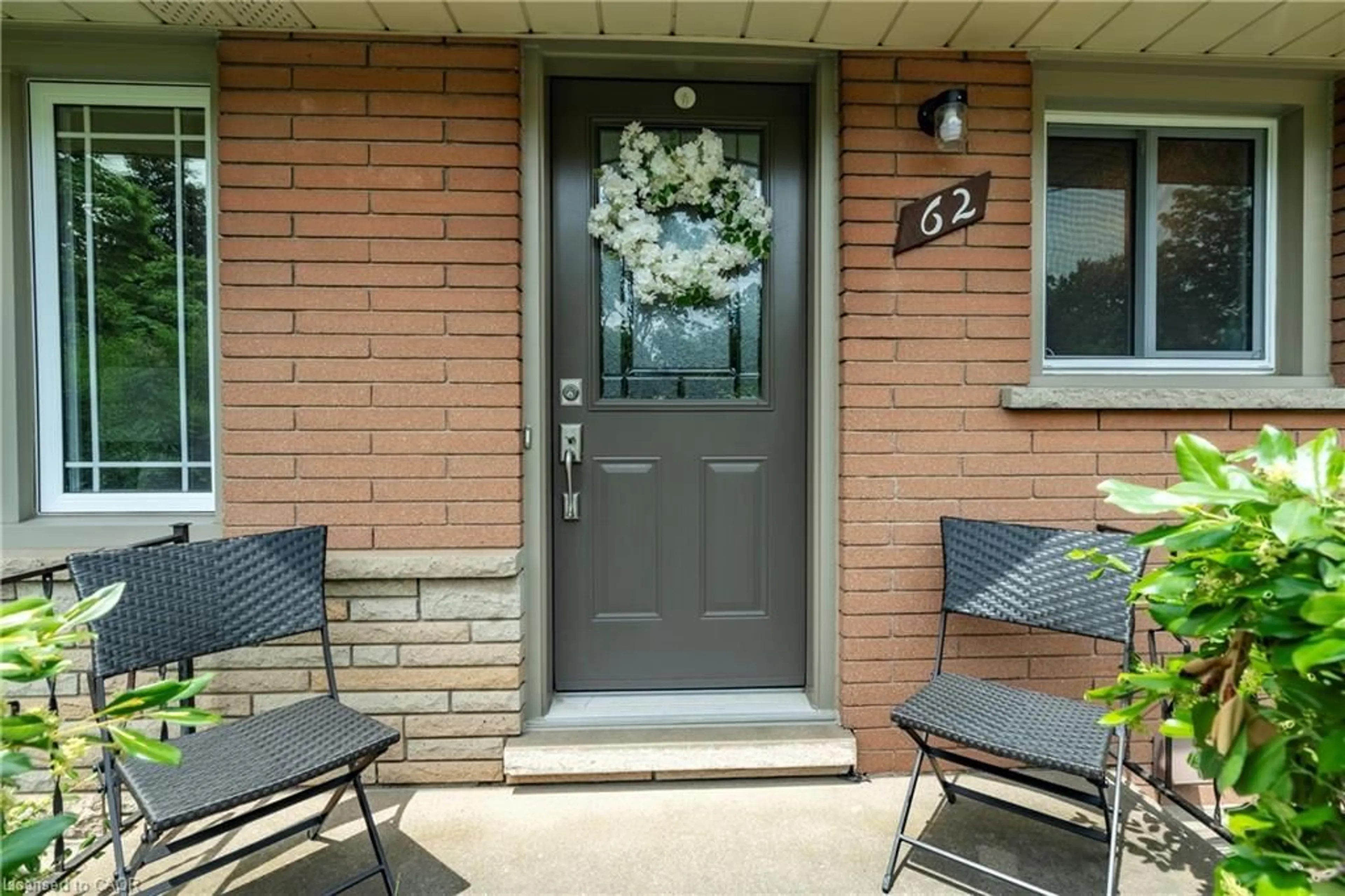 Indoor entryway for 62 Boniface Ave, Kitchener Ontario N2C 1L9
