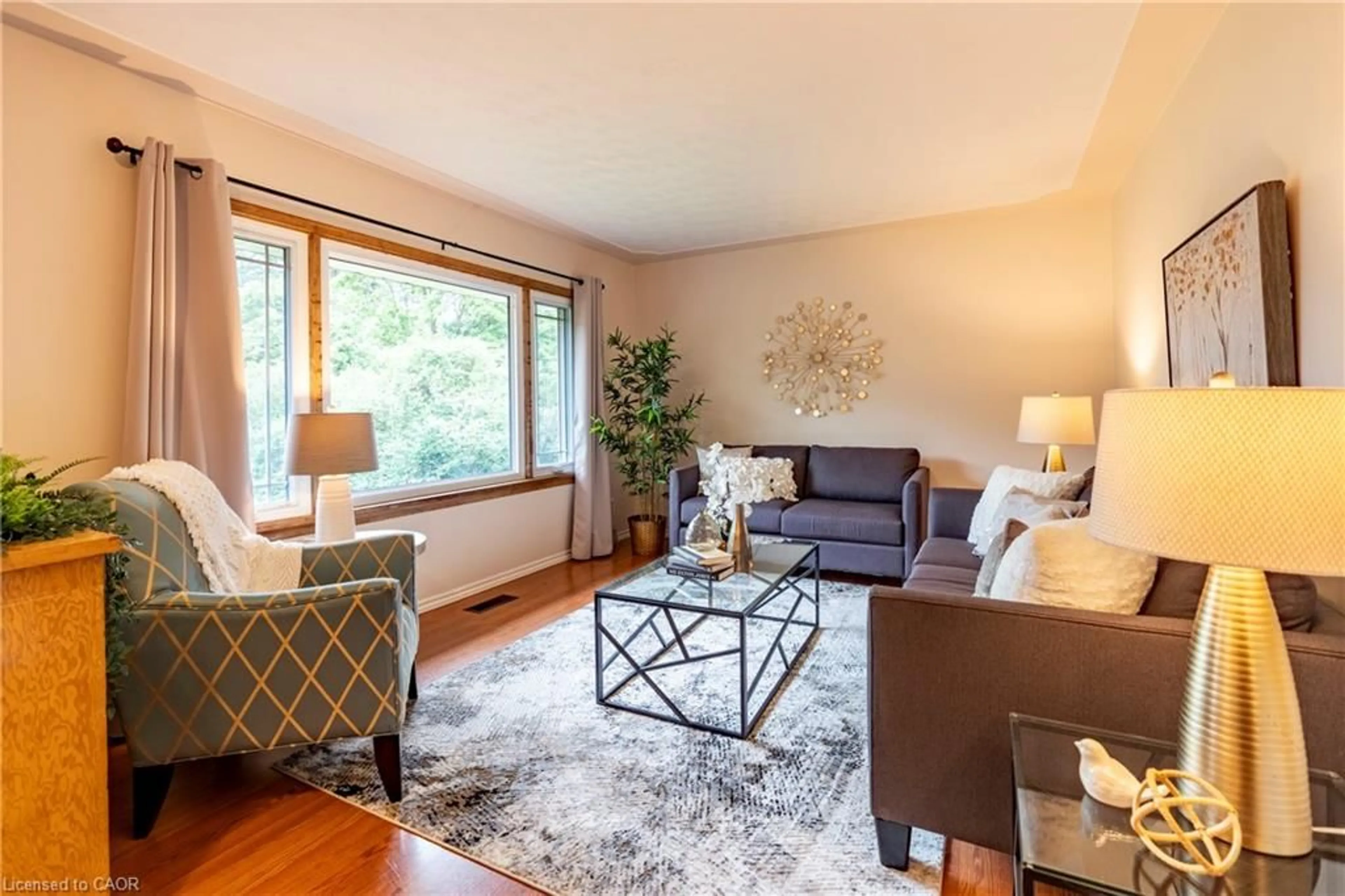 Living room with furniture, unknown for 62 Boniface Ave, Kitchener Ontario N2C 1L9