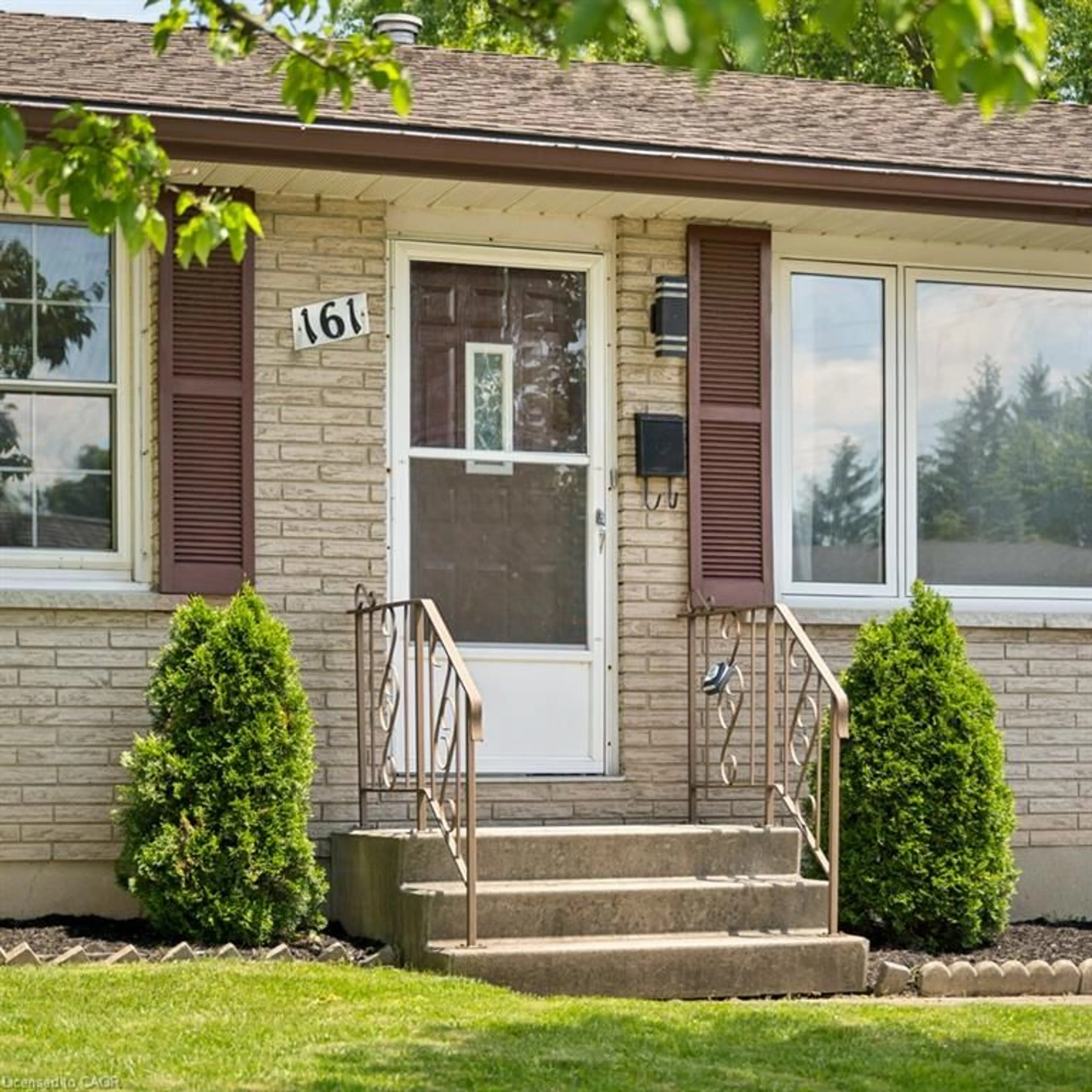 Home with vinyl exterior material, street for 161 East Park Dr, Woodstock Ontario N4S 3N1