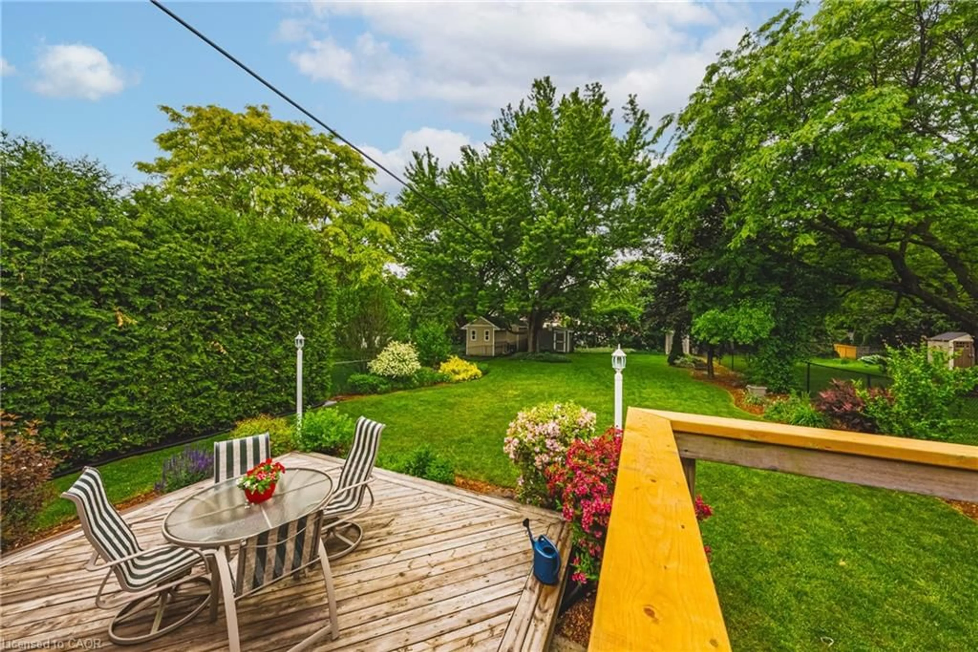 Patio, street for 1208 Homewood Dr, Burlington Ontario L7P 2M4
