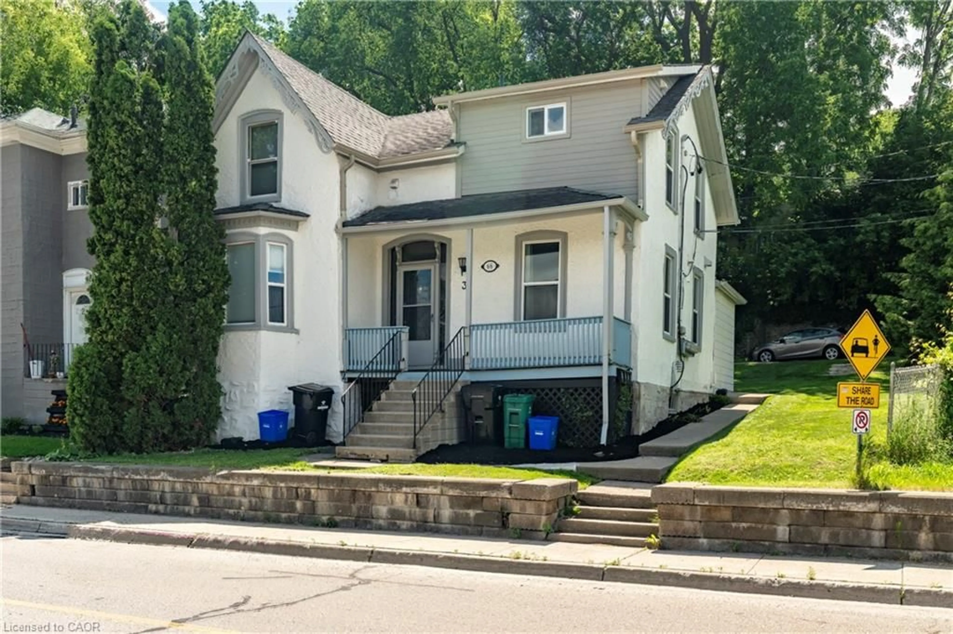 Home with vinyl exterior material, street for 66 Queen St, Cambridge Ontario N3C 1G1