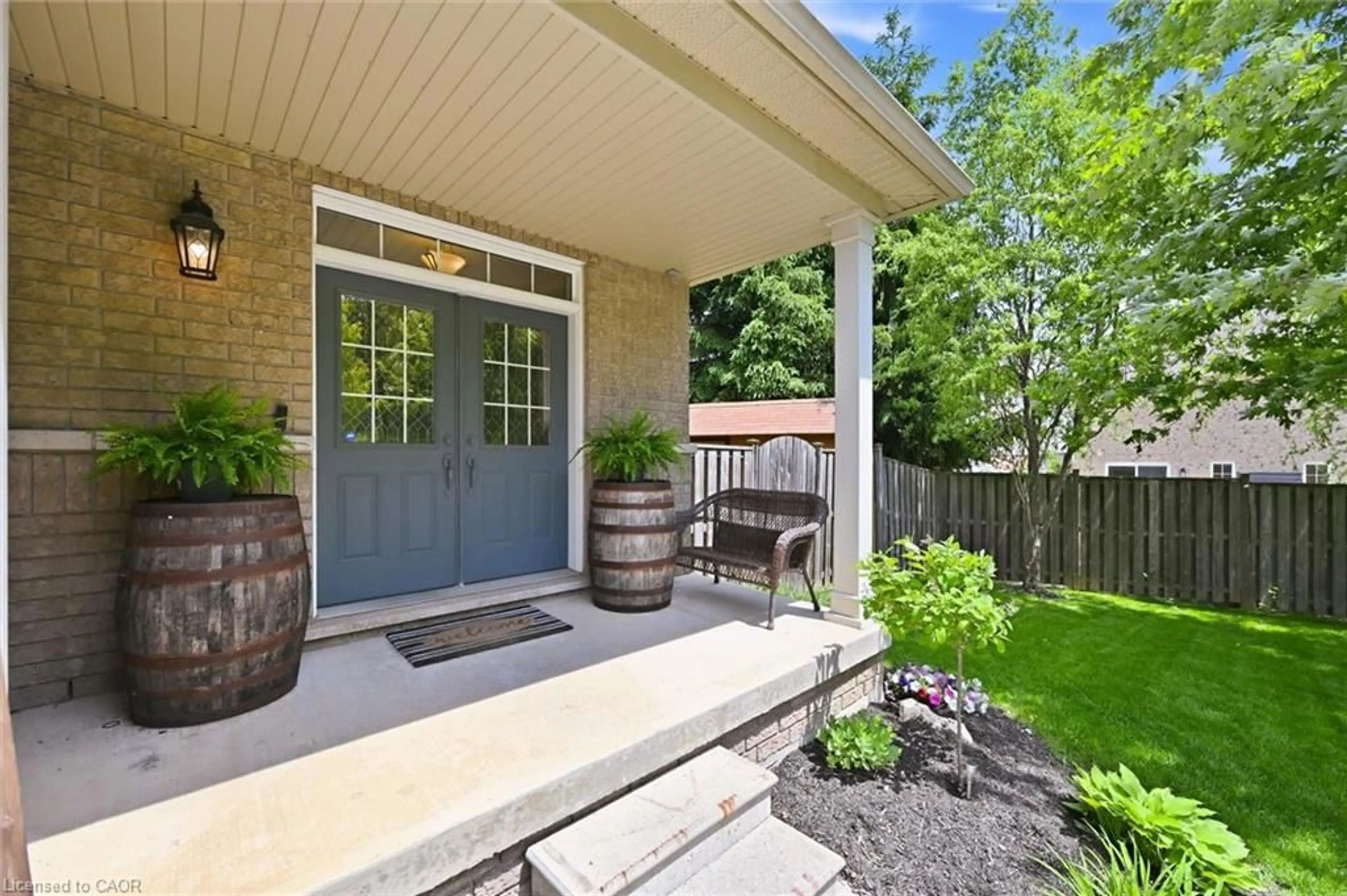 Patio, street for 51 Sirente Dr, Hamilton Ontario L9A 0B3