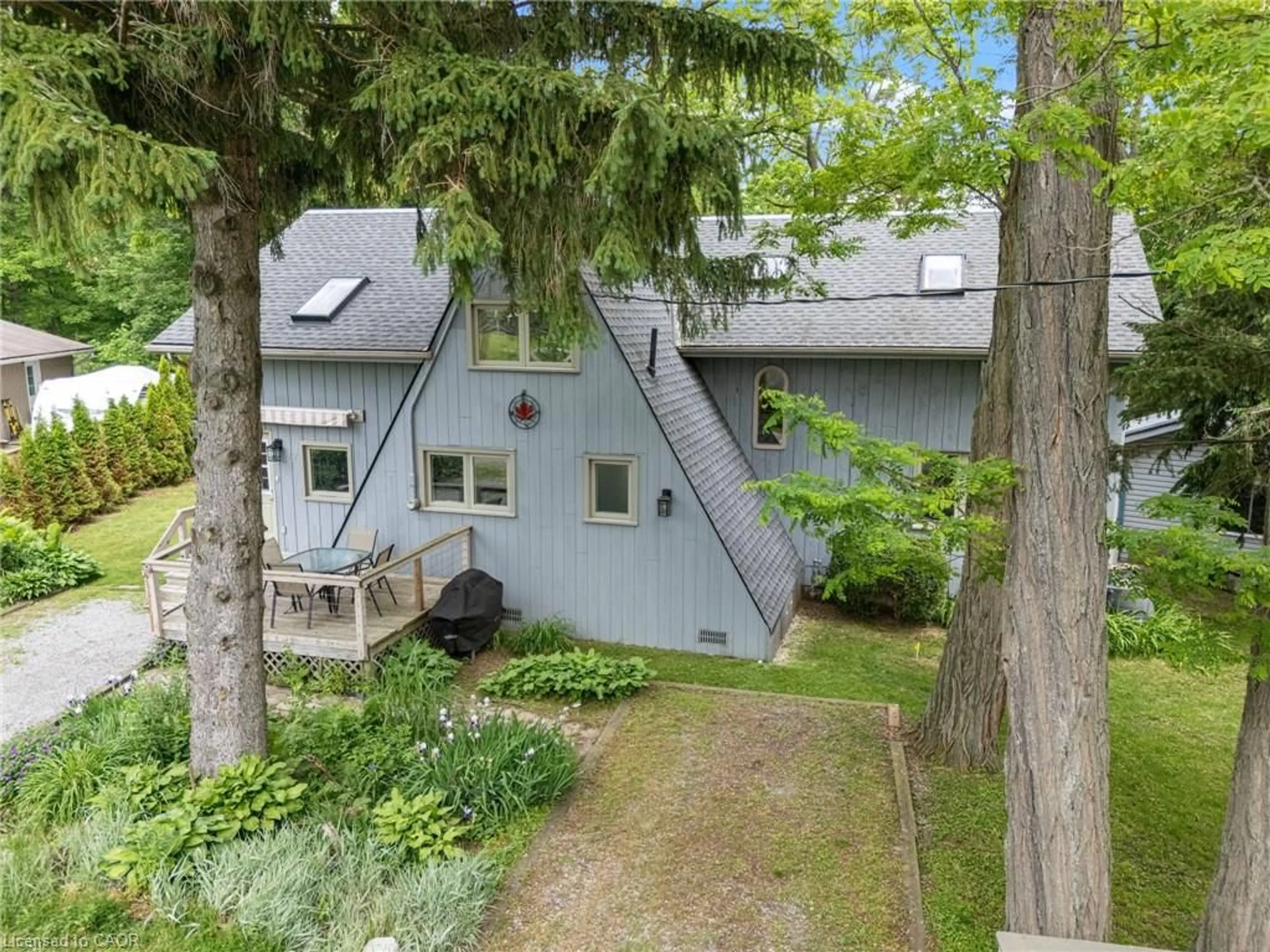 A pic from outside/outdoor area/front of a property/back of a property/a pic from drone, unknown for 12 Maple Blvd, Port Ryerse Ontario N3Y 4K2