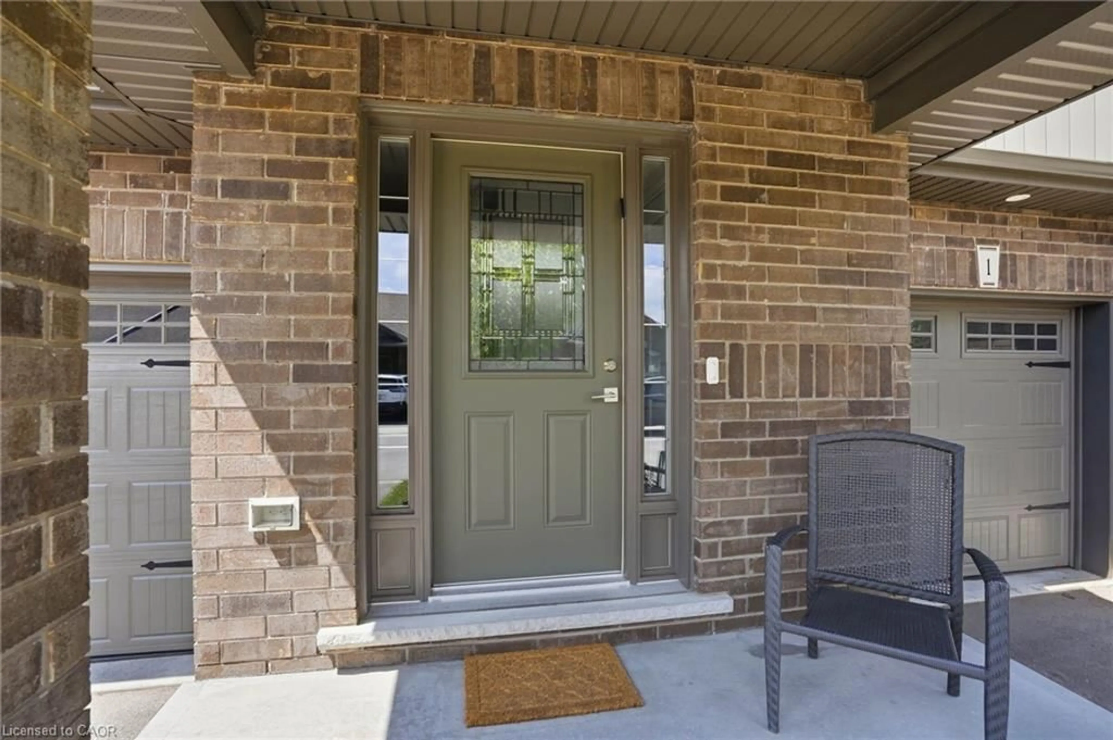Indoor entryway for 29 Schuyler St #2, Paris Ontario N3L 0J2