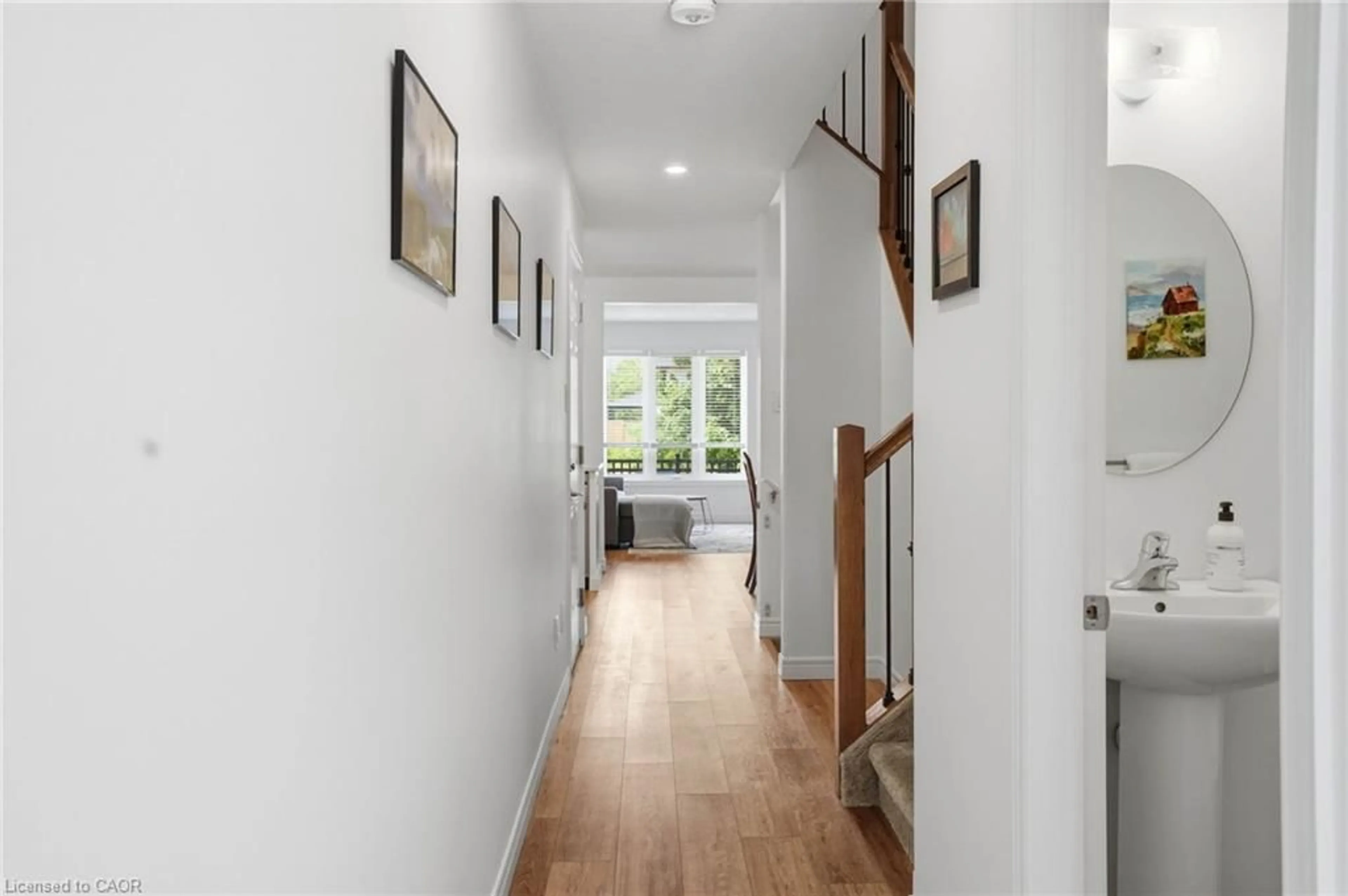Indoor foyer for 29 Schuyler St #2, Paris Ontario N3L 0J2
