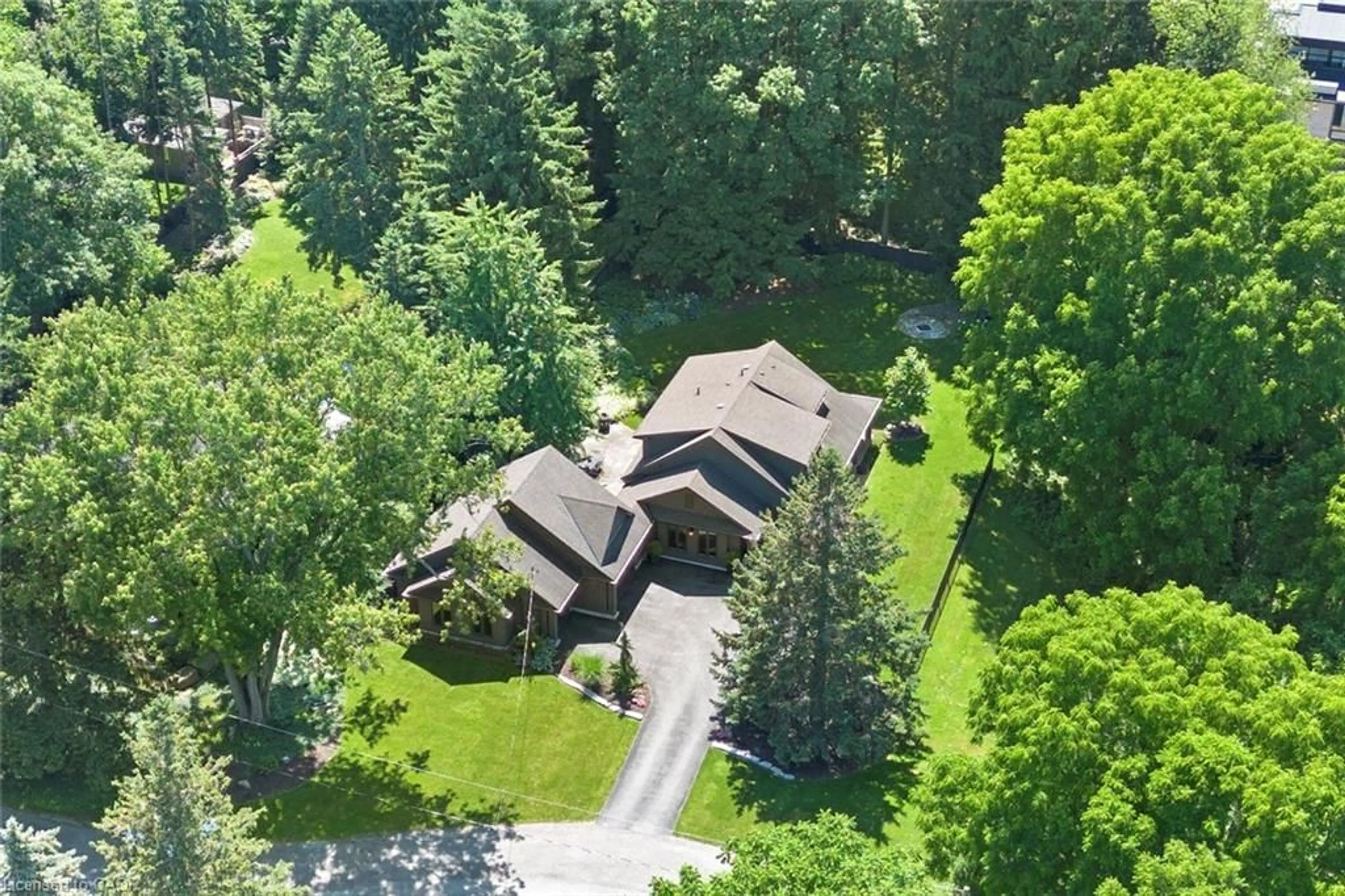 A pic from outside/outdoor area/front of a property/back of a property/a pic from drone, unknown for 58 Central Dr, Hamilton Ontario L9G 2A2