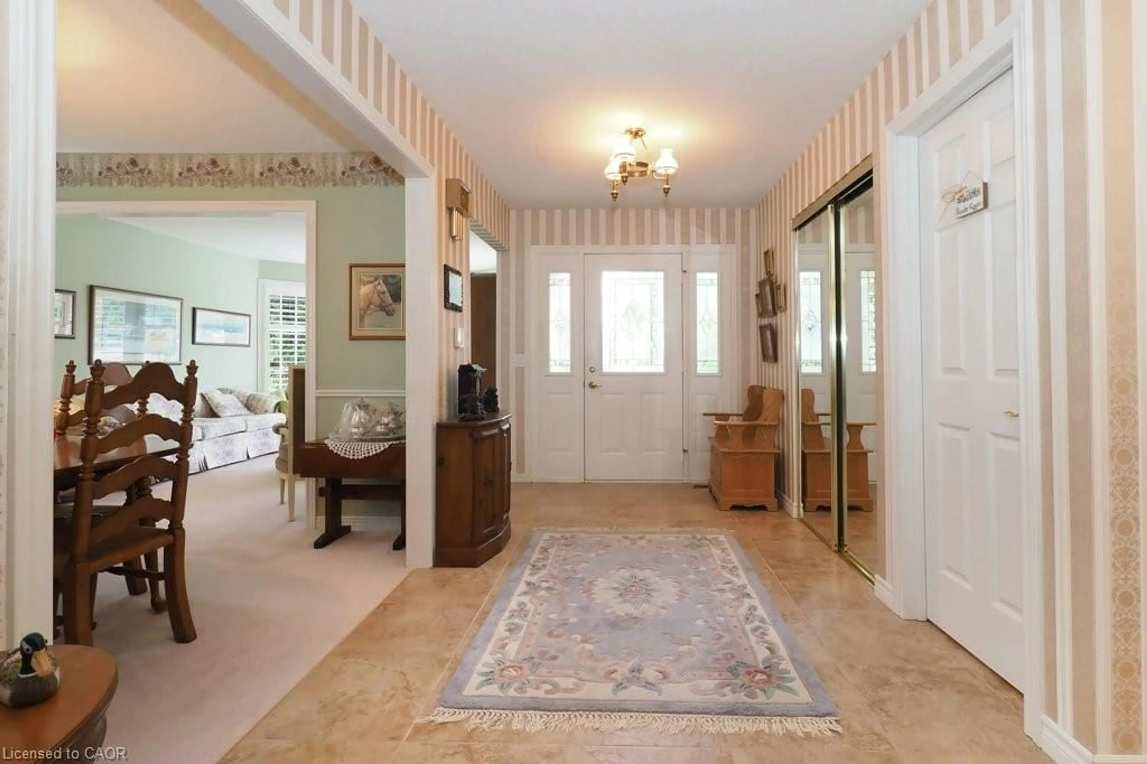 Indoor foyer for 137 Foxboro Dr, Baden Ontario N3A 3N2