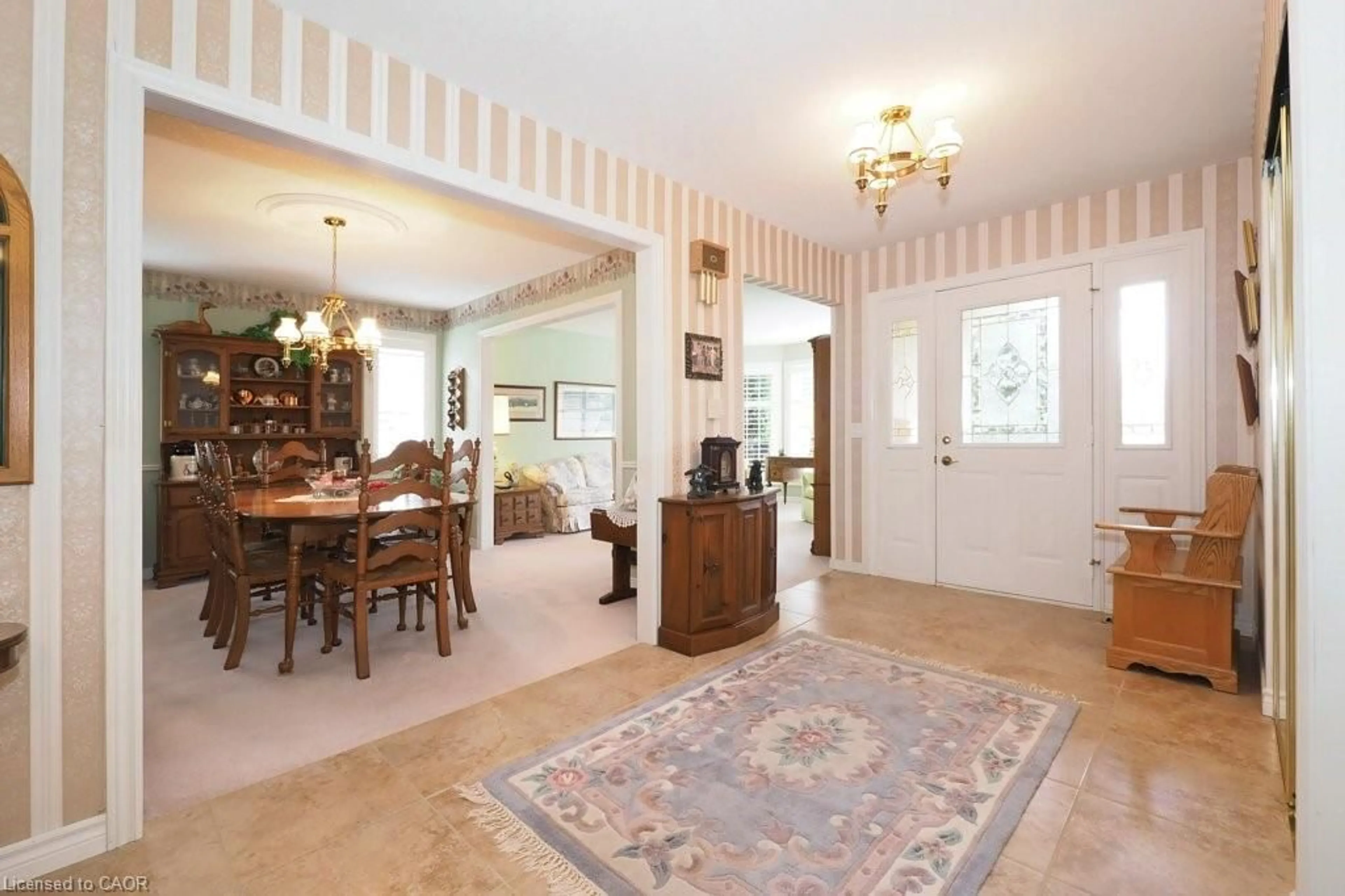Indoor foyer for 137 Foxboro Dr, Baden Ontario N3A 3N2