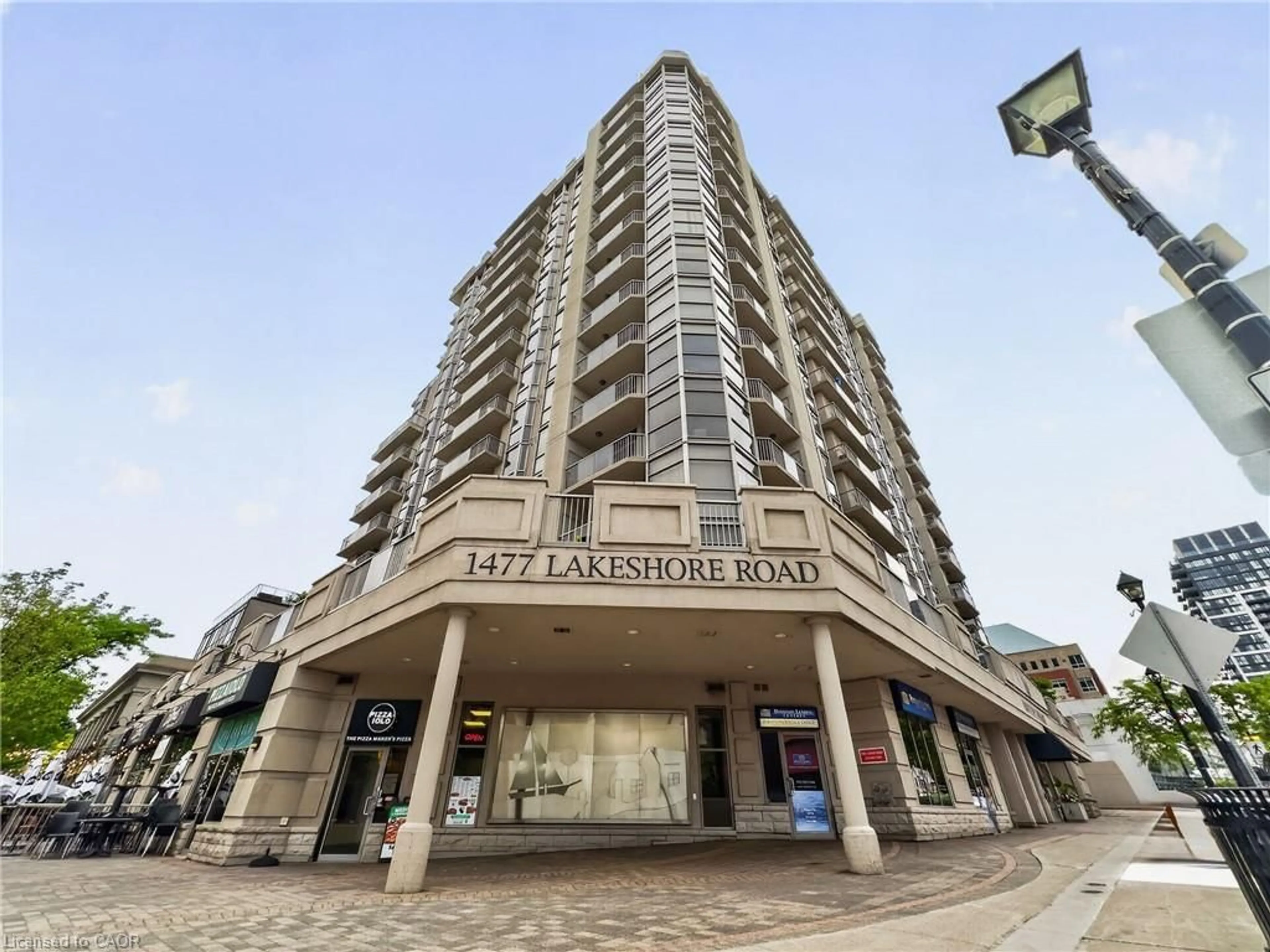 Indoor foyer for 1477 Lakeshore Rd #202, Burlington Ontario L7S 1B5