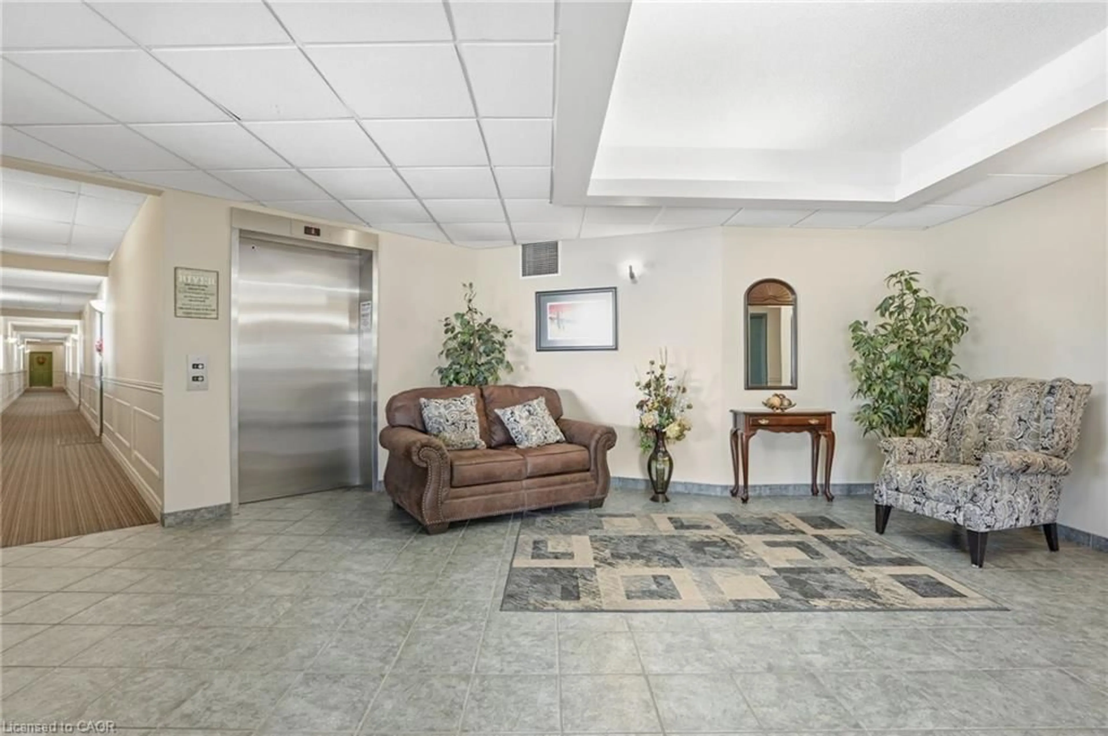 Lobby for 210 Main St #202, Dunnville Ontario N1A 3G7