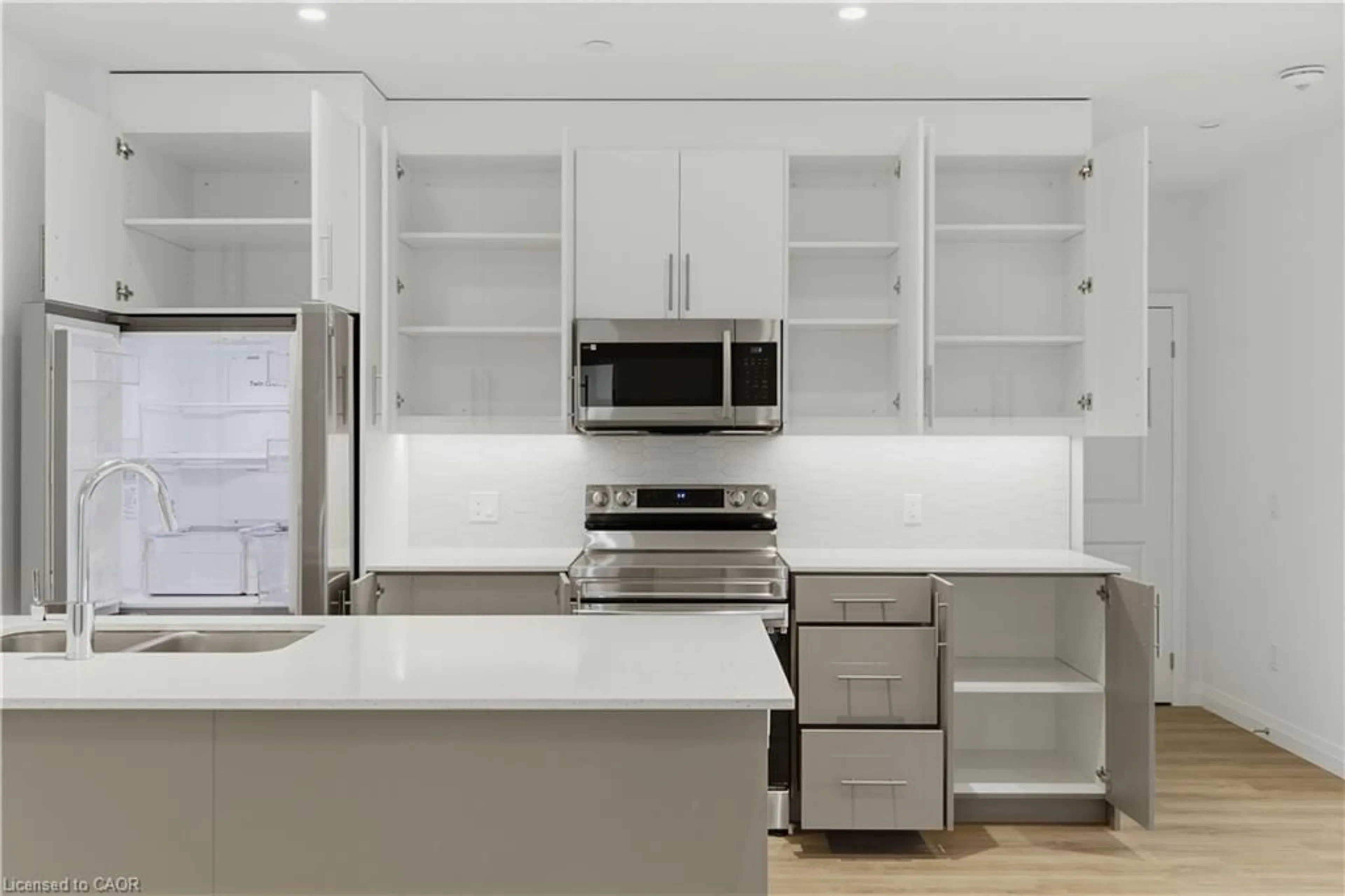 Contemporary kitchen, ceramic/tile floor for 525 New Dundee Rd #525, Kitchener Ontario N2P 0K8