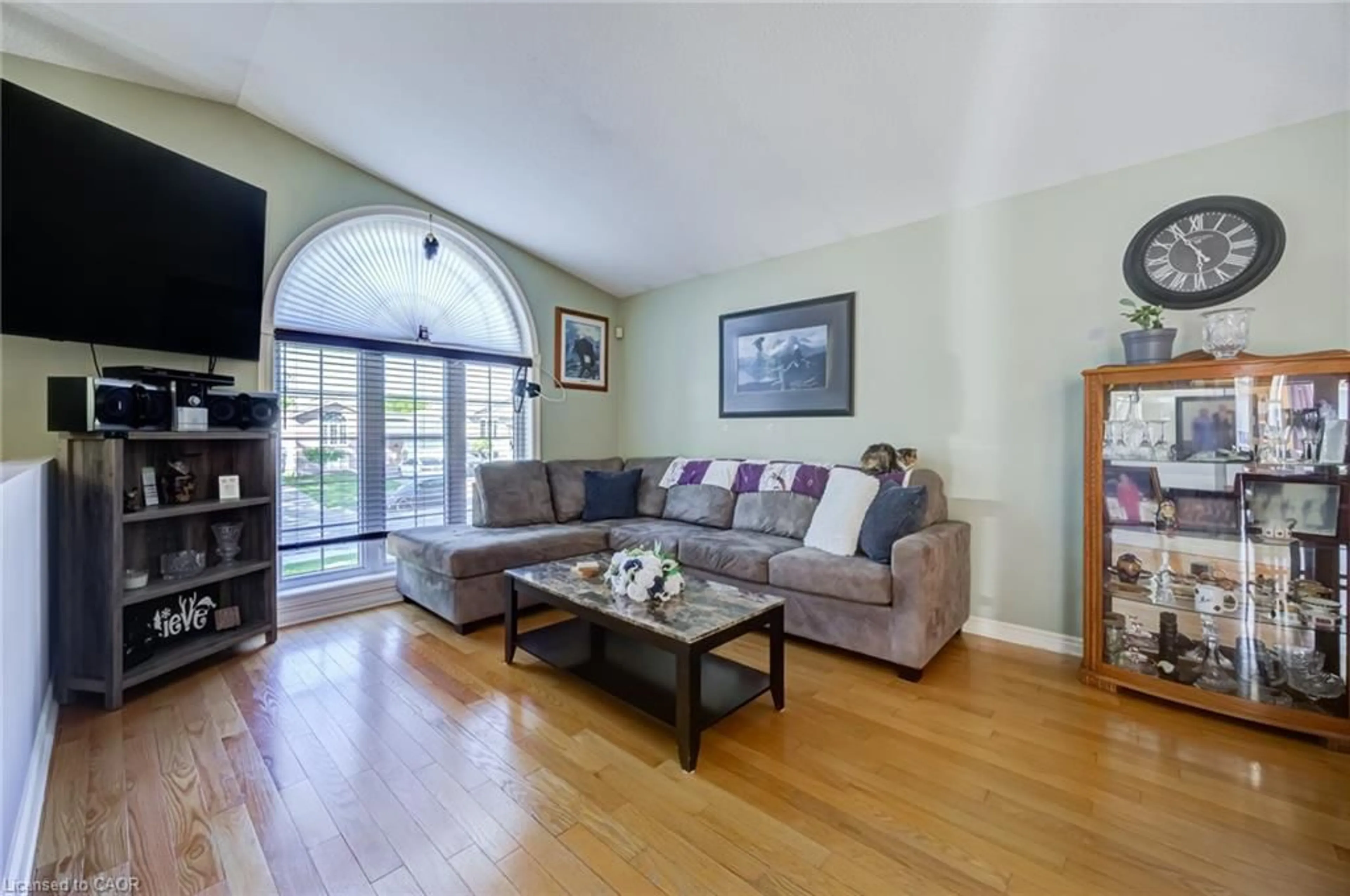 Living room with furniture, unknown for 7880 Ascot Cir, Niagara Falls Ontario L2H 3E4