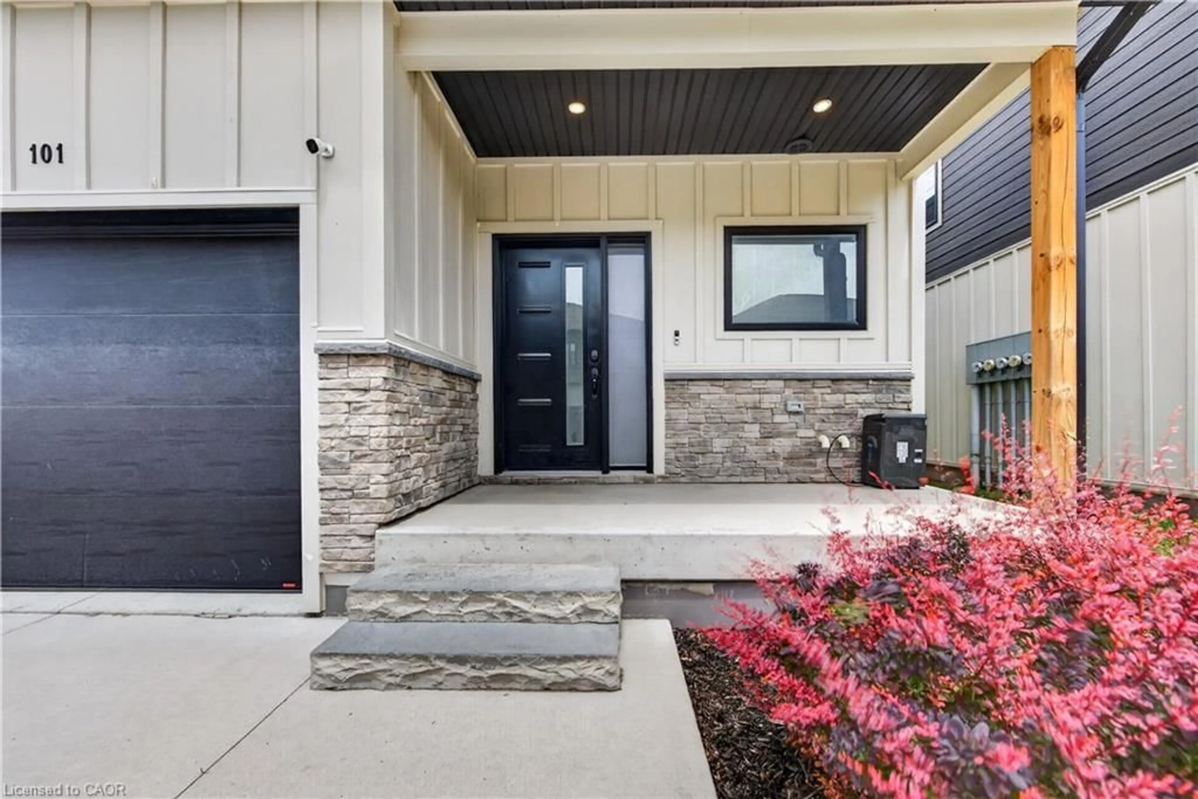 Indoor entryway for 360 Quarter Town Line #101, Tillsonburg Ontario N4G 0H7
