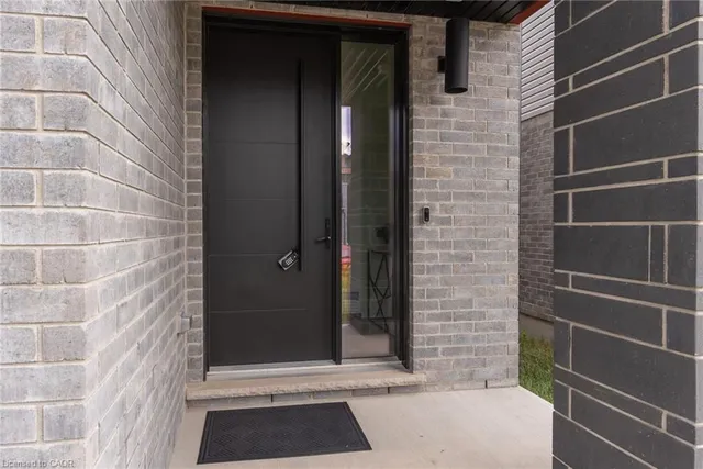 350 Canada Plum St, Waterloo 4