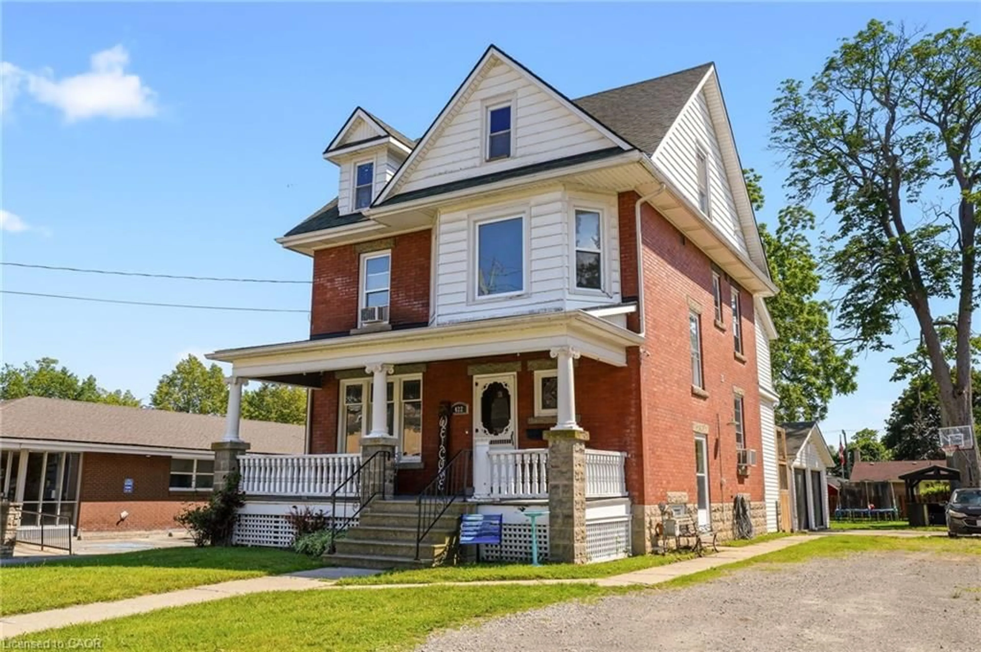 Home with brick exterior material, street for 422 Lock St, Dunnville Ontario N1A 1V6