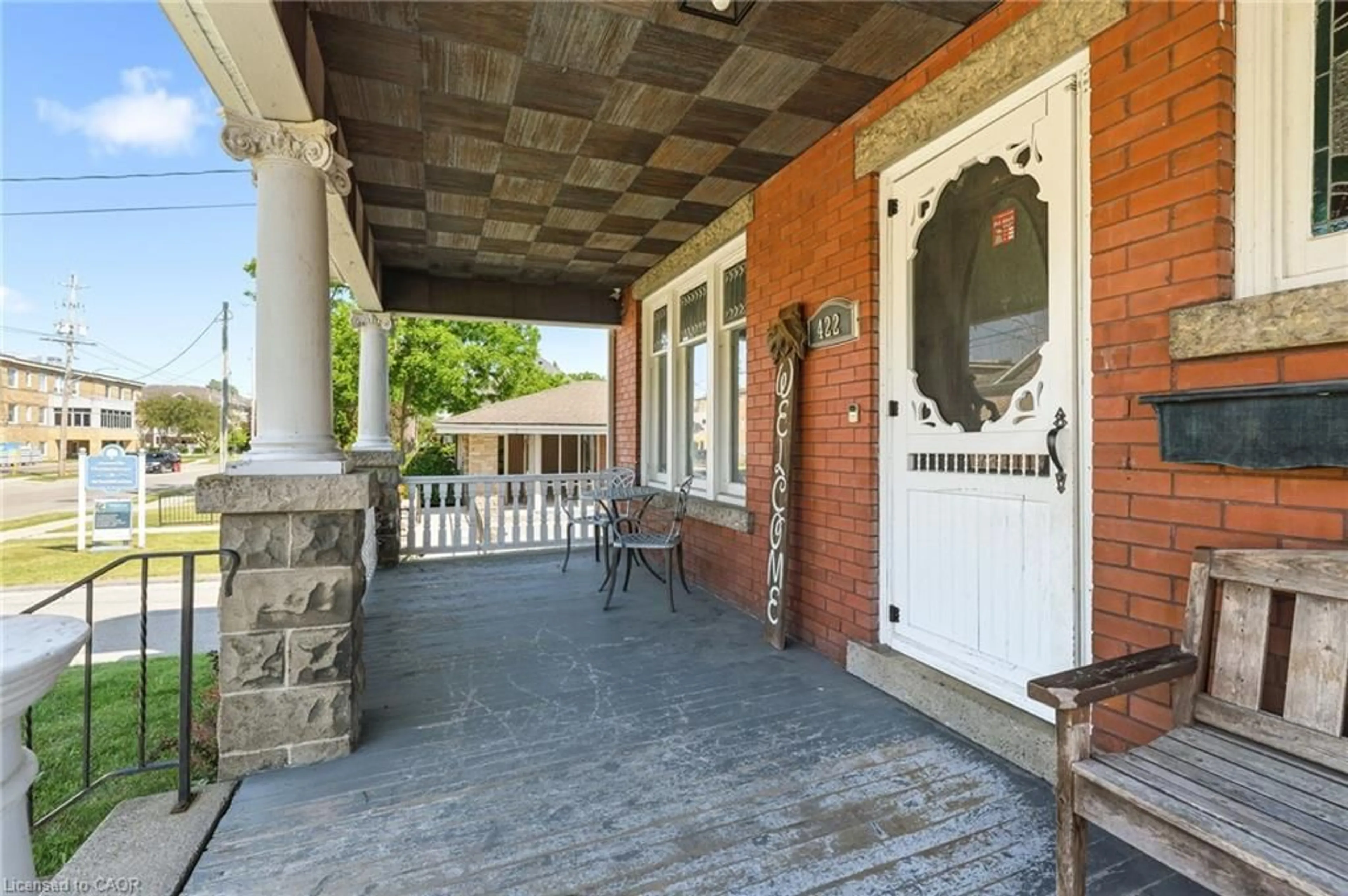 Patio, street for 422 Lock St, Dunnville Ontario N1A 1V6
