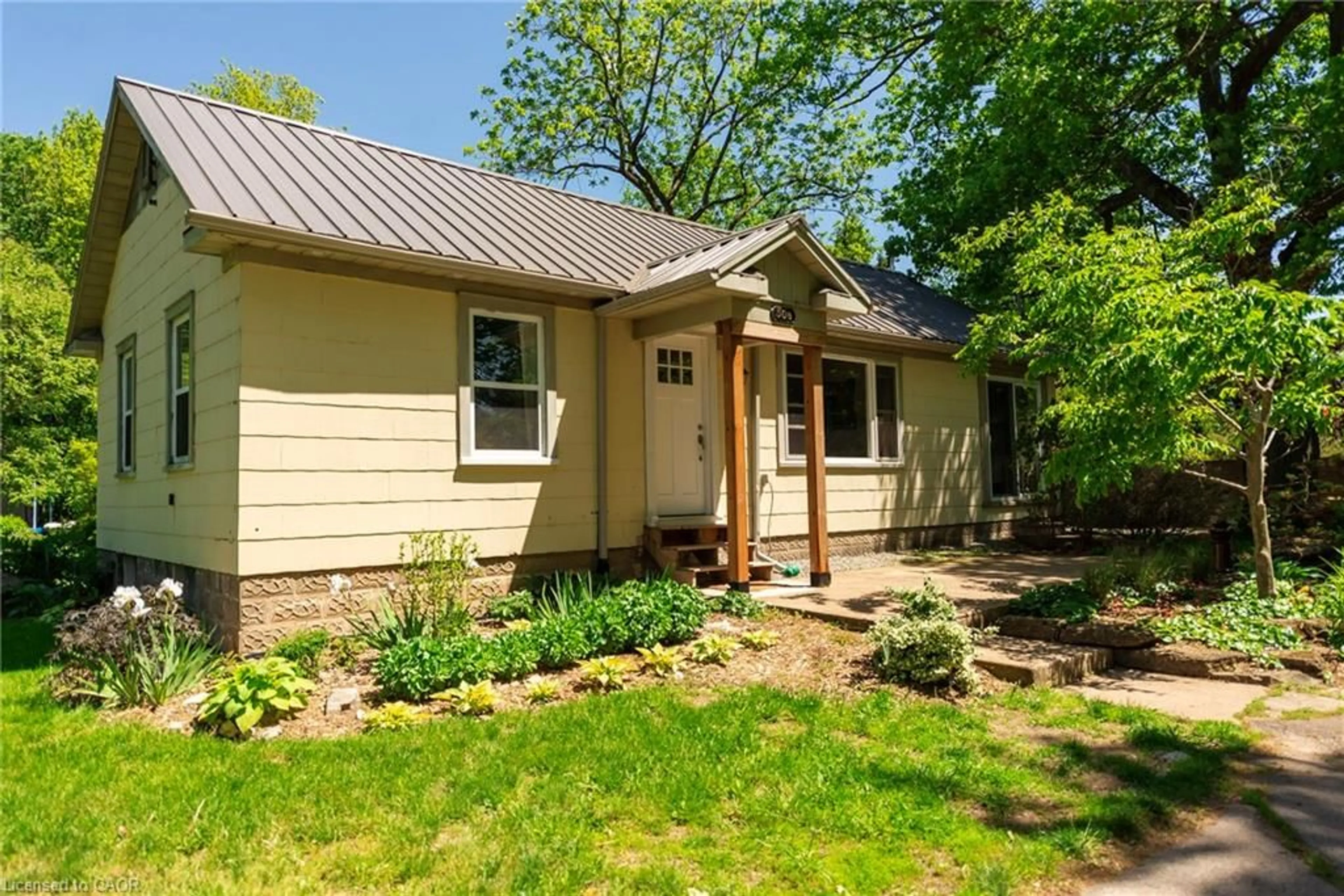 Home with vinyl exterior material, street for 508 Prospect Point Rd, Ridgeway Ontario L0S 1N0
