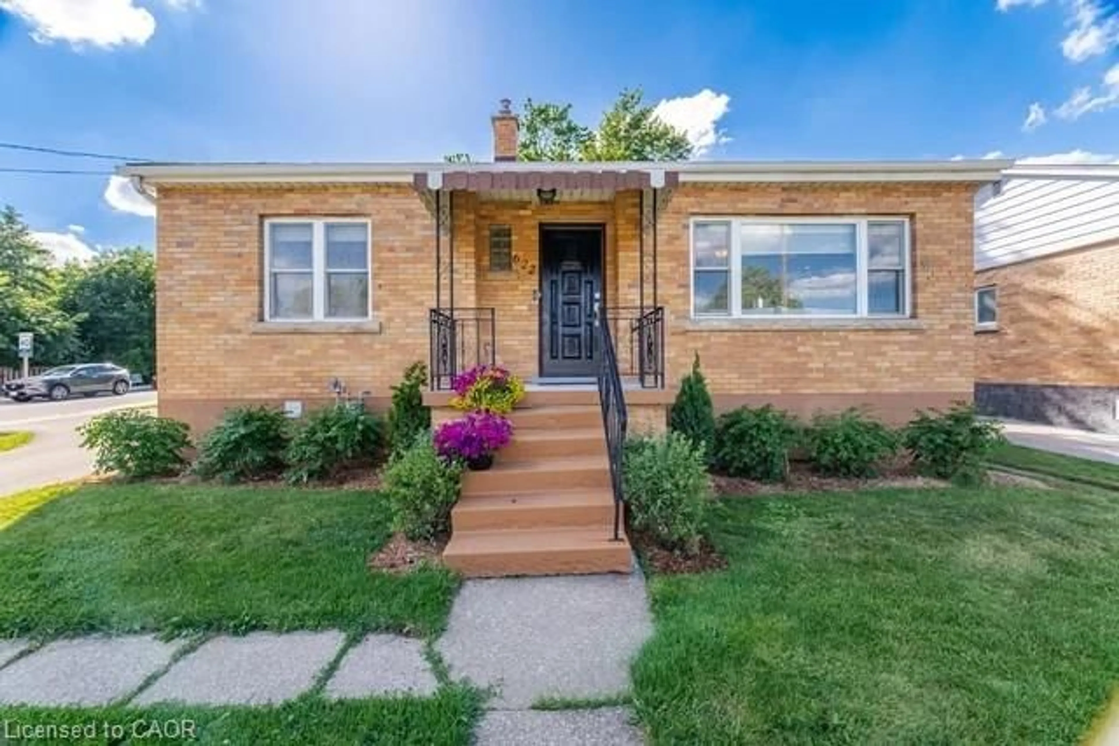 Home with brick exterior material, street for 622 Upper Sherman Ave, Hamilton Ontario L8V 3M2