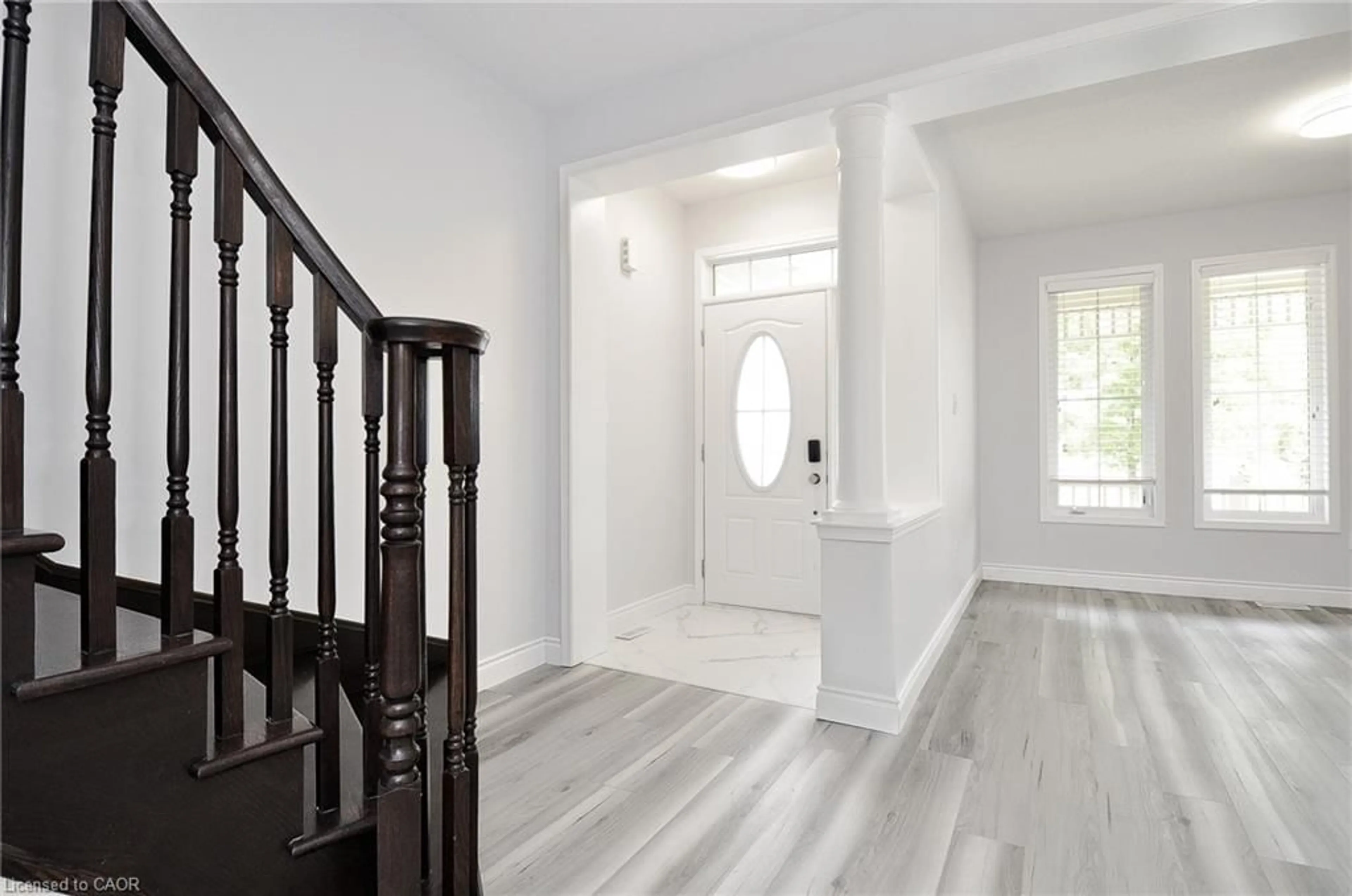 Indoor entryway for 40 Beattie Cres, Cambridge Ontario N3C 0E8