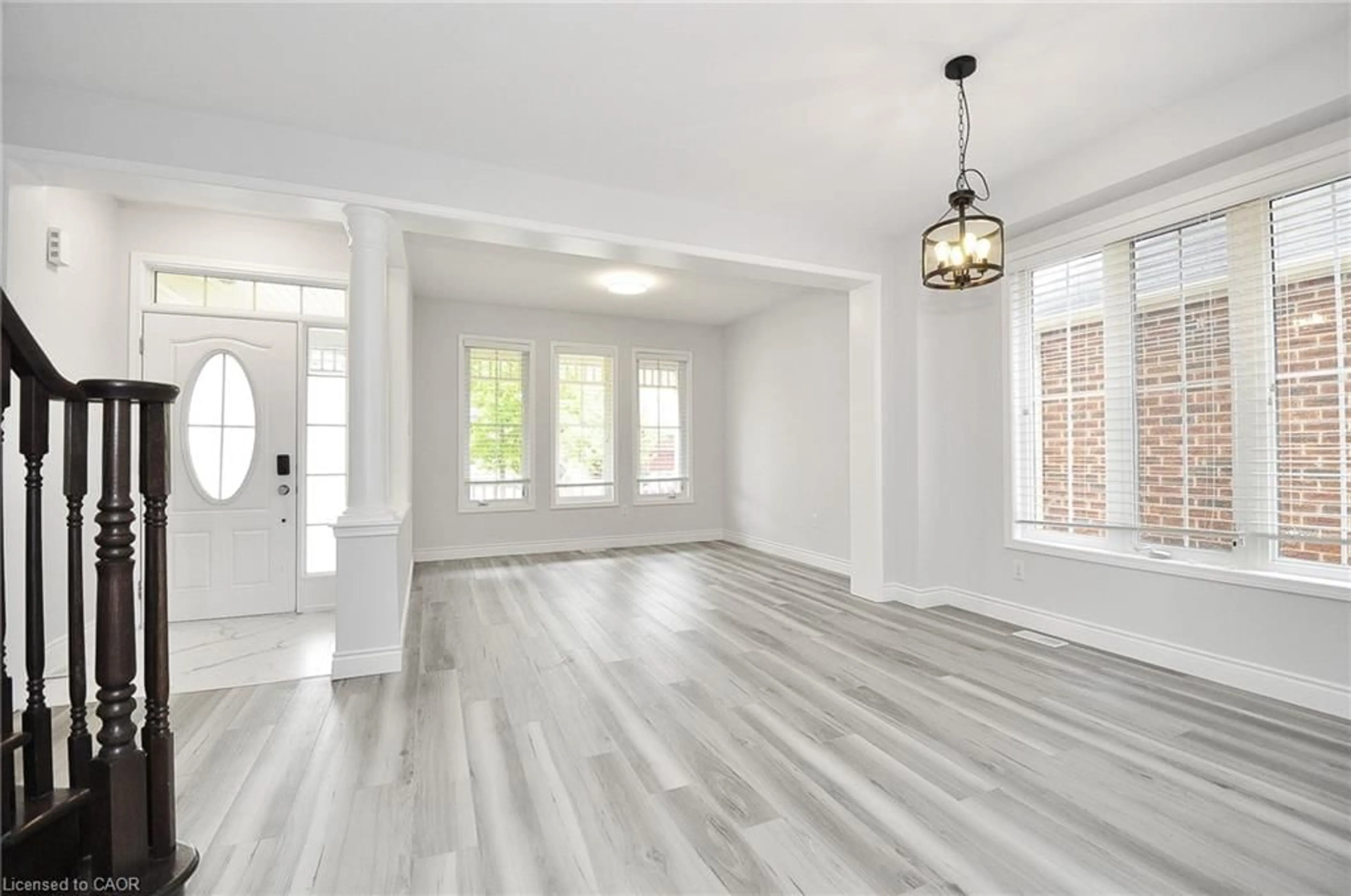 Indoor entryway for 40 Beattie Cres, Cambridge Ontario N3C 0E8