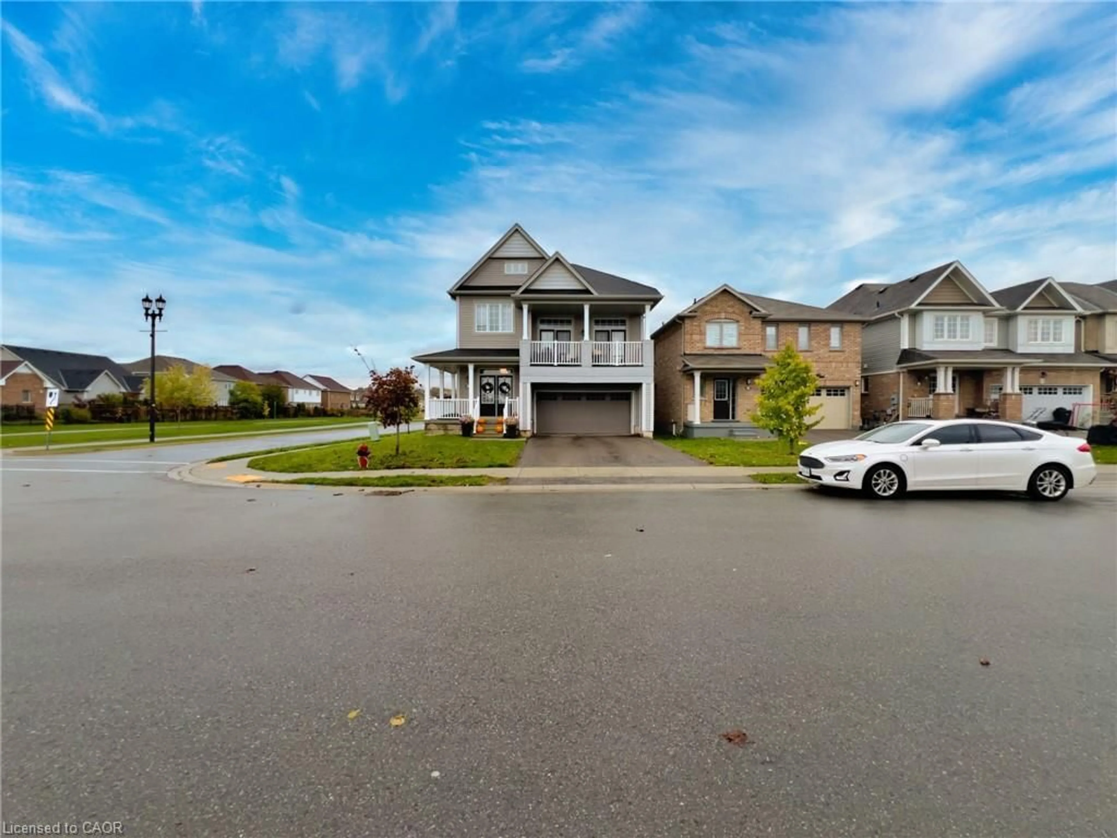 A pic from outside/outdoor area/front of a property/back of a property/a pic from drone, street for 7732 Butternut Blvd, Niagara Falls Ontario L2E 6N9