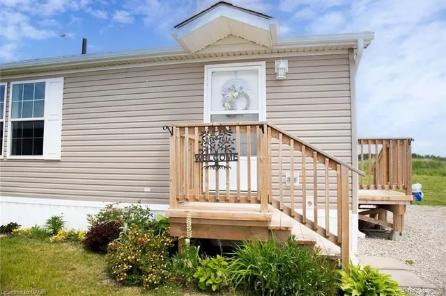26 Hickory Hollow, Nanticoke 2