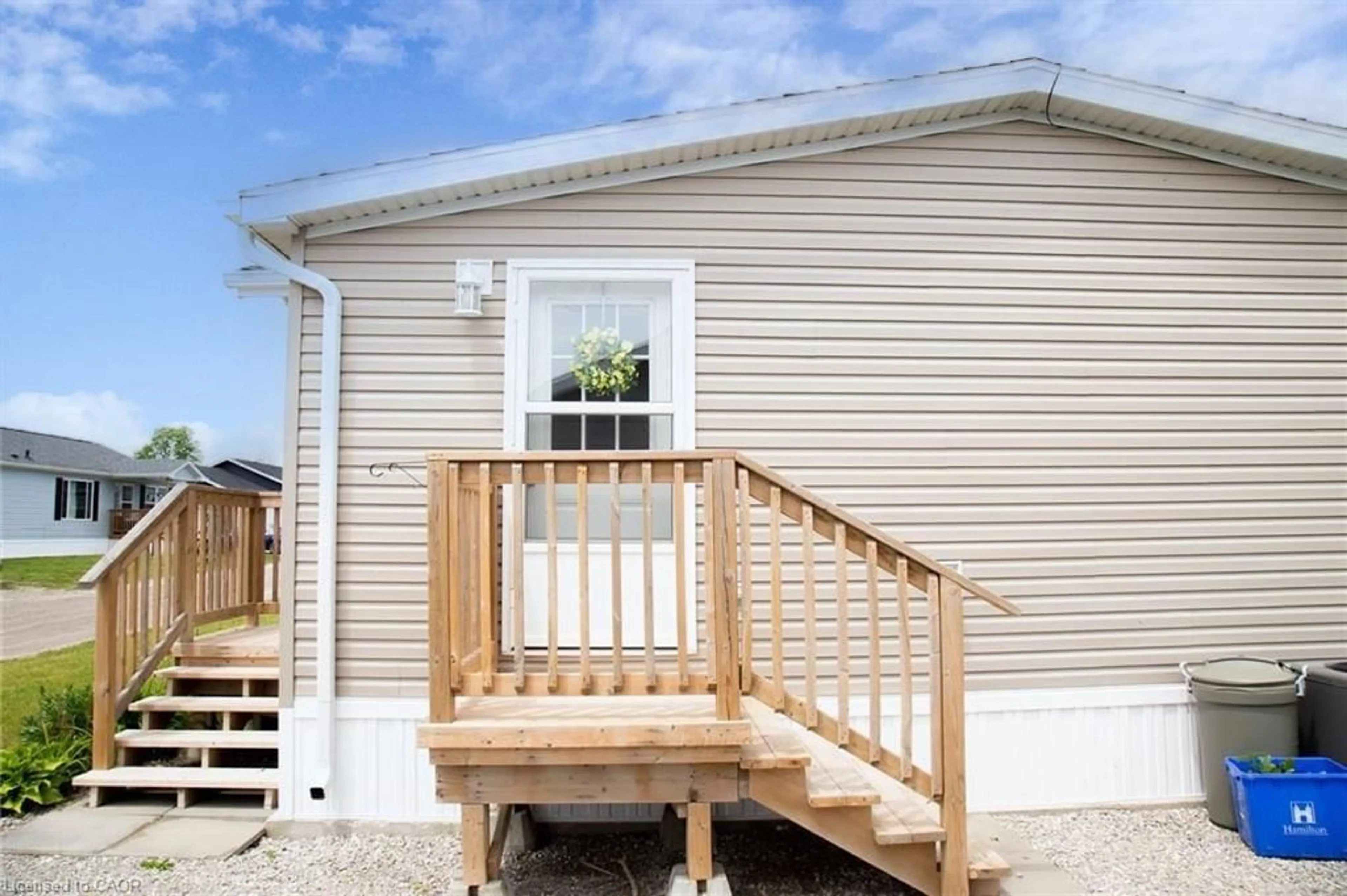 Home with vinyl exterior material, water/lake/river/ocean view for 26 Hickory Hollow, Nanticoke Ontario N0A 1L0