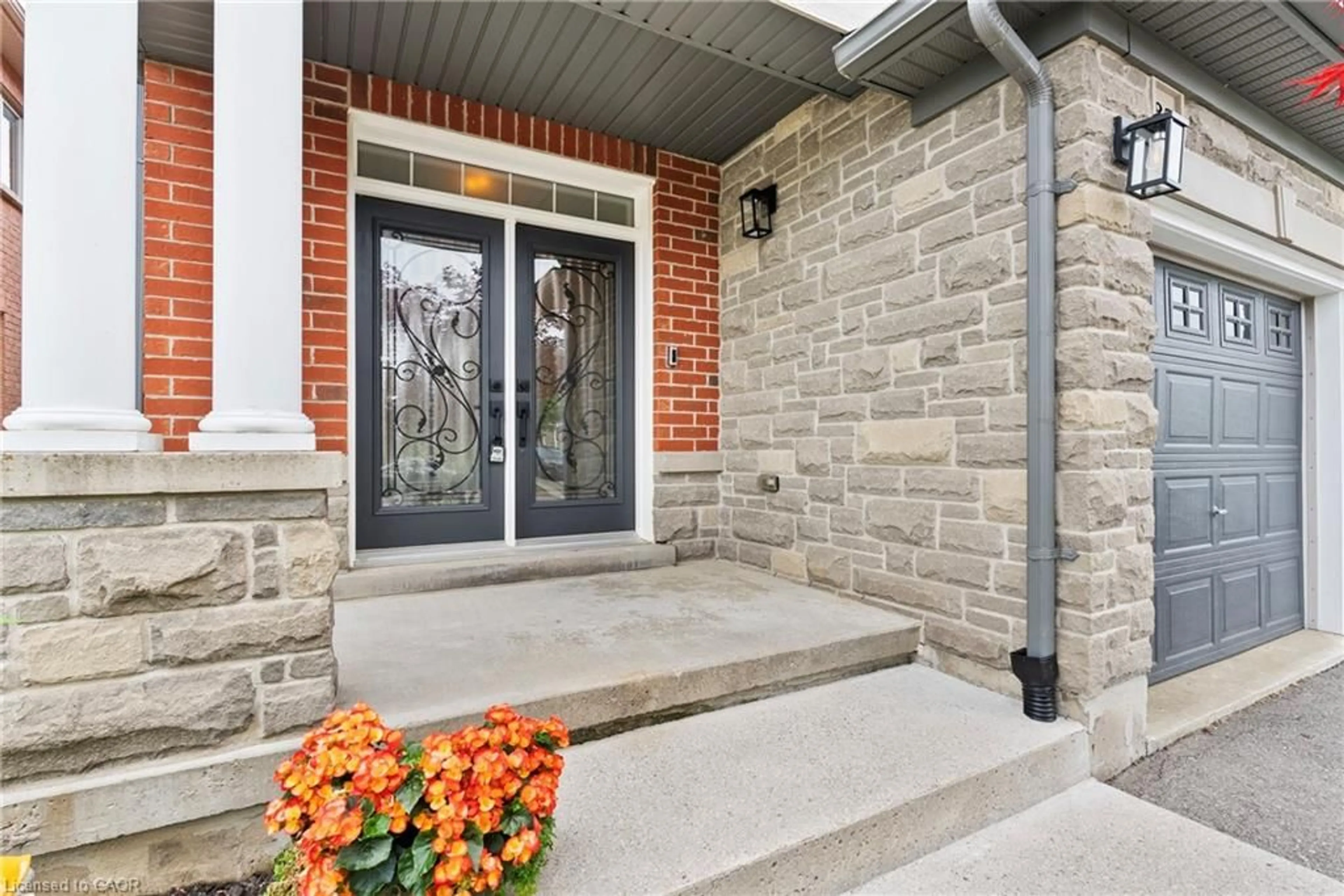 Home with brick exterior material, street for 82 Summerberry Way, Hamilton Ontario L9B 0G1