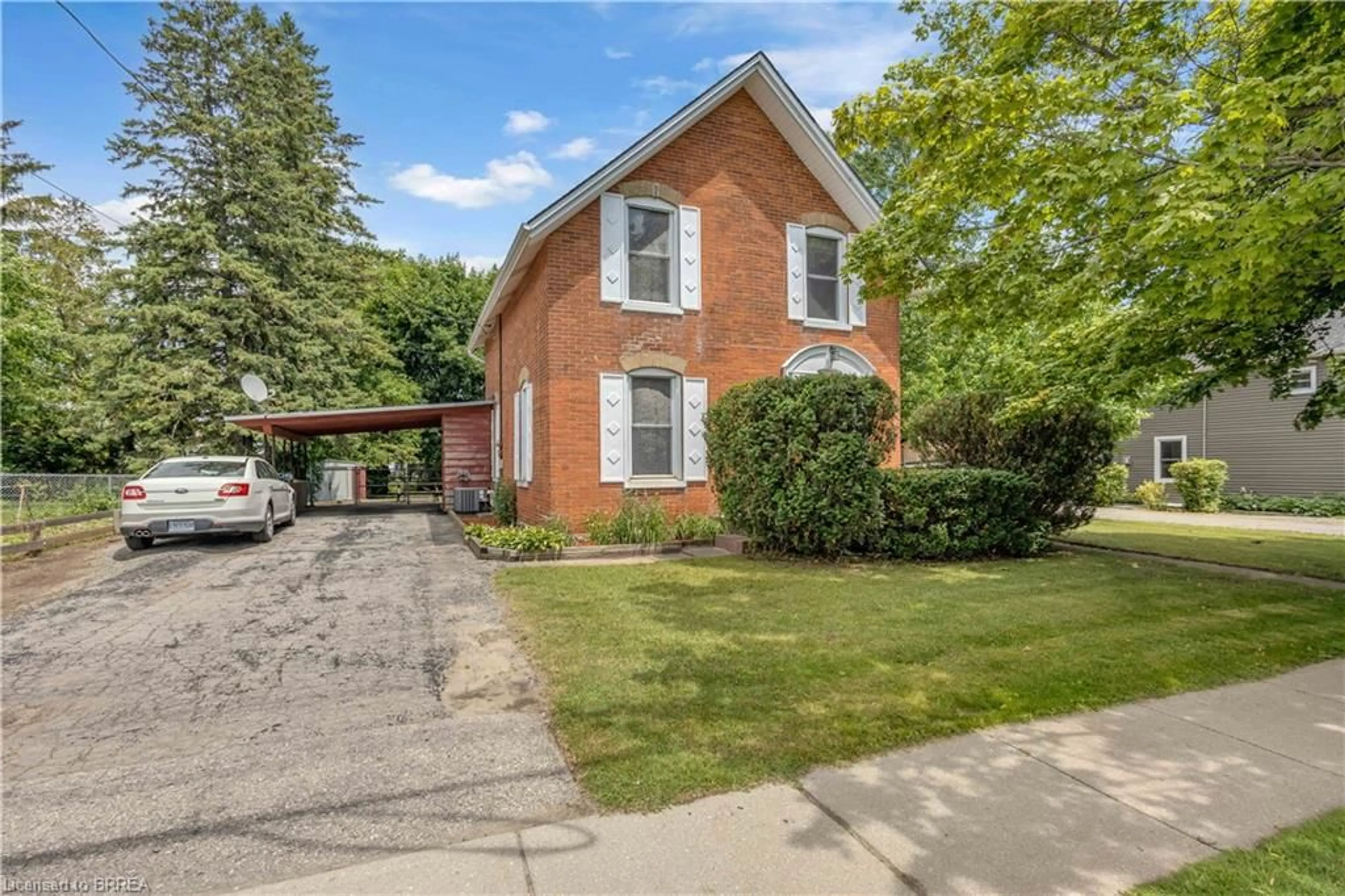 Home with brick exterior material, street for 121 Main St, Waterford Ontario N0E 1Y0