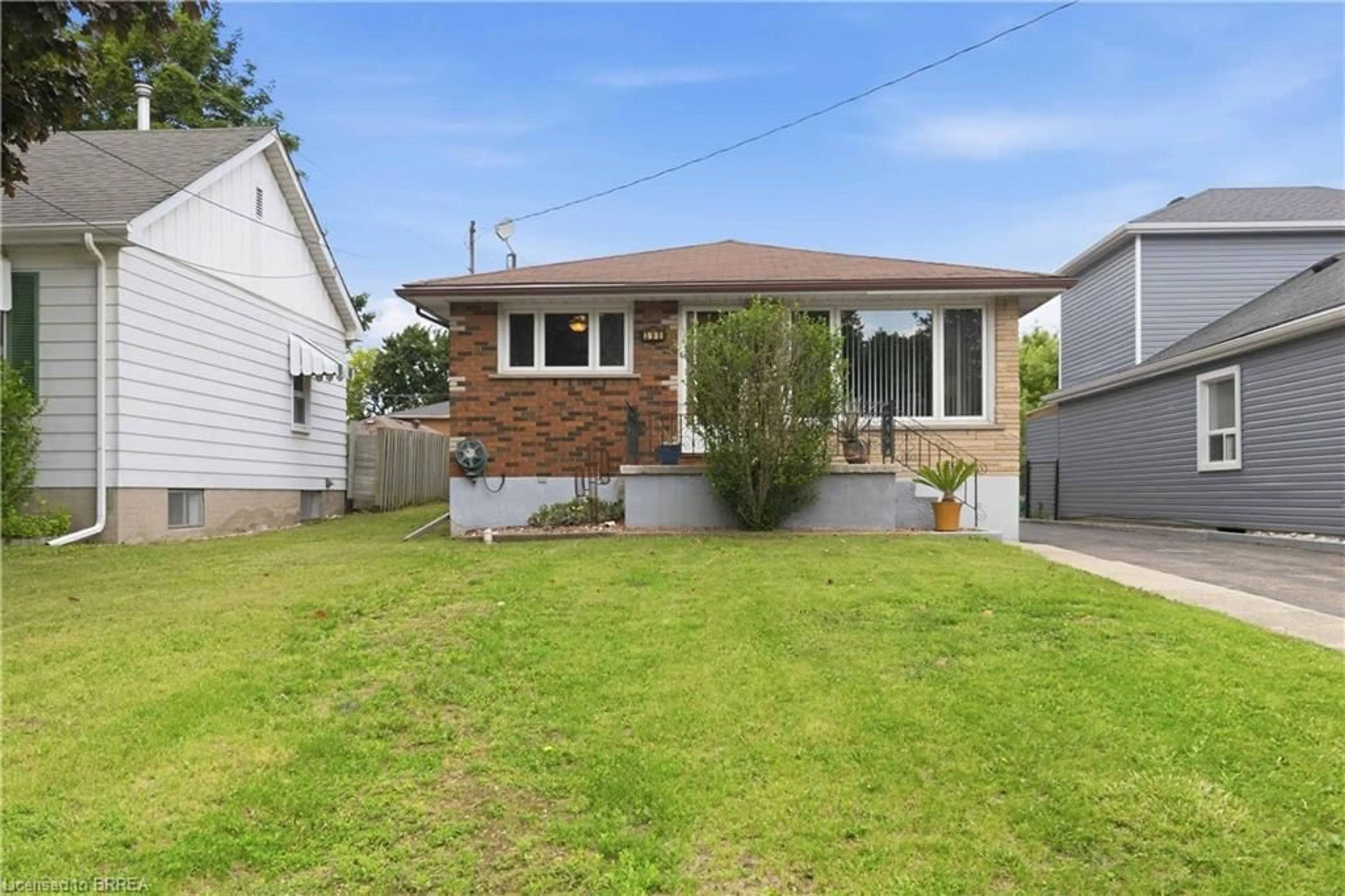 Unknown for 398 Sheridan St, Brantford Ontario N3S 4S4