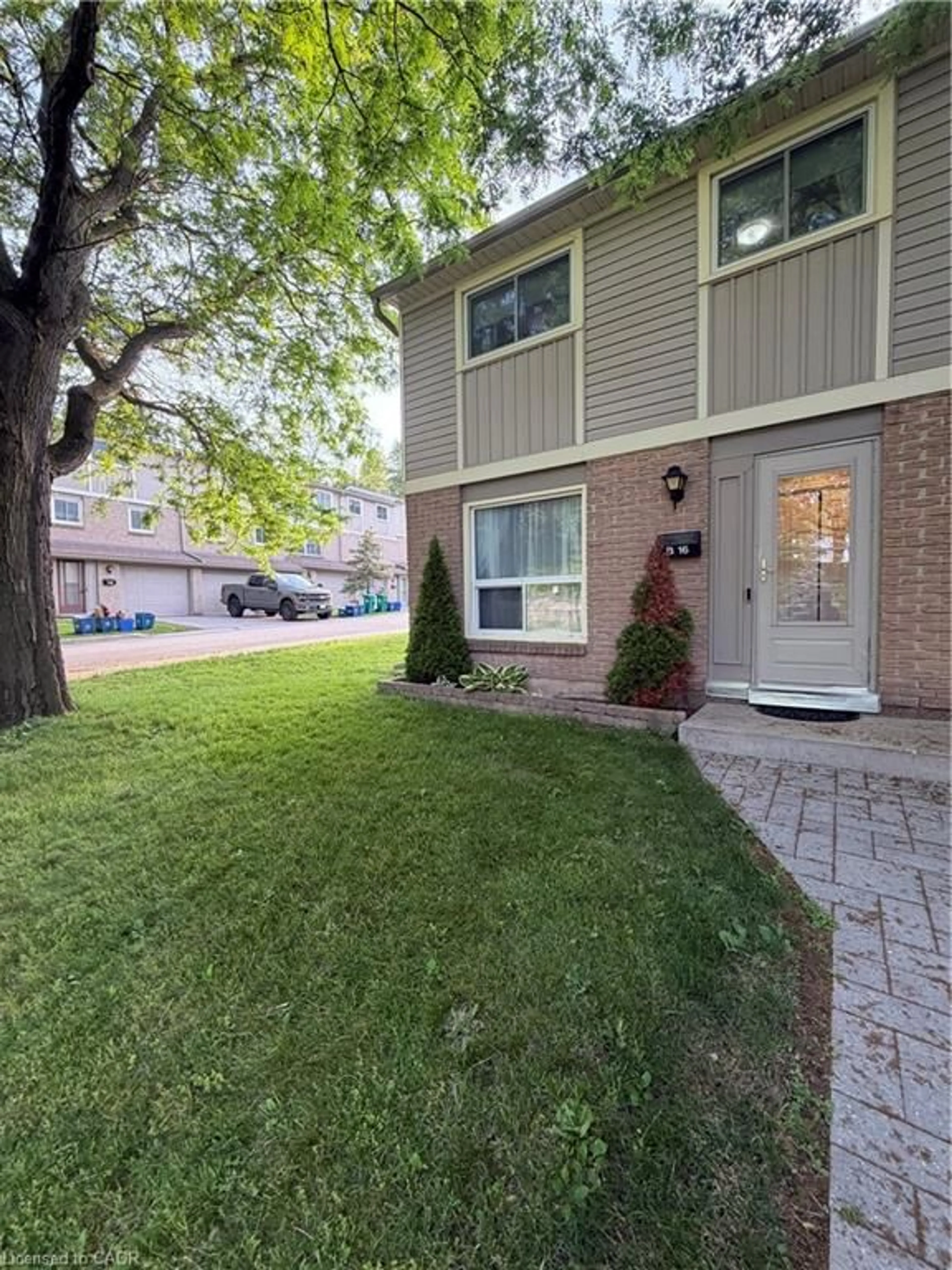 Unknown for 223 Pioneer Dr #B16, Kitchener Ontario N2P 1L9