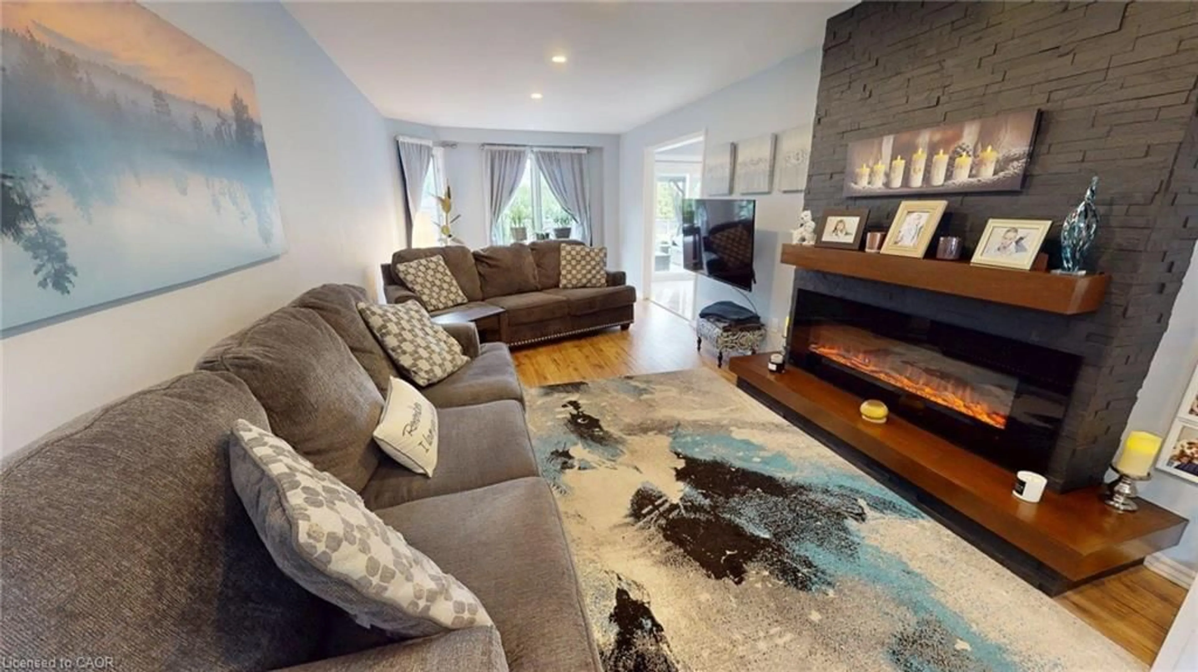 Living room with furniture, unknown for 74 Liam Dr, Hamilton Ontario L9G 4Y1