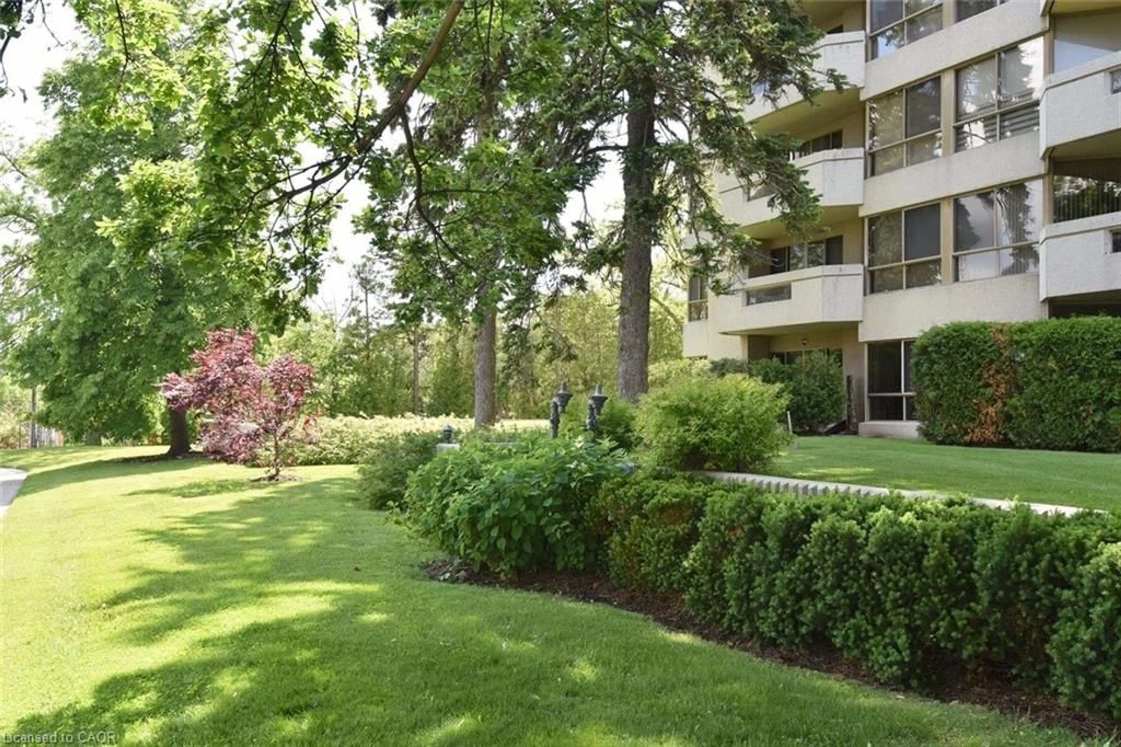 Patio, unknown for 1201 North Shore Blvd #108, Burlington Ontario L7S 1Z5