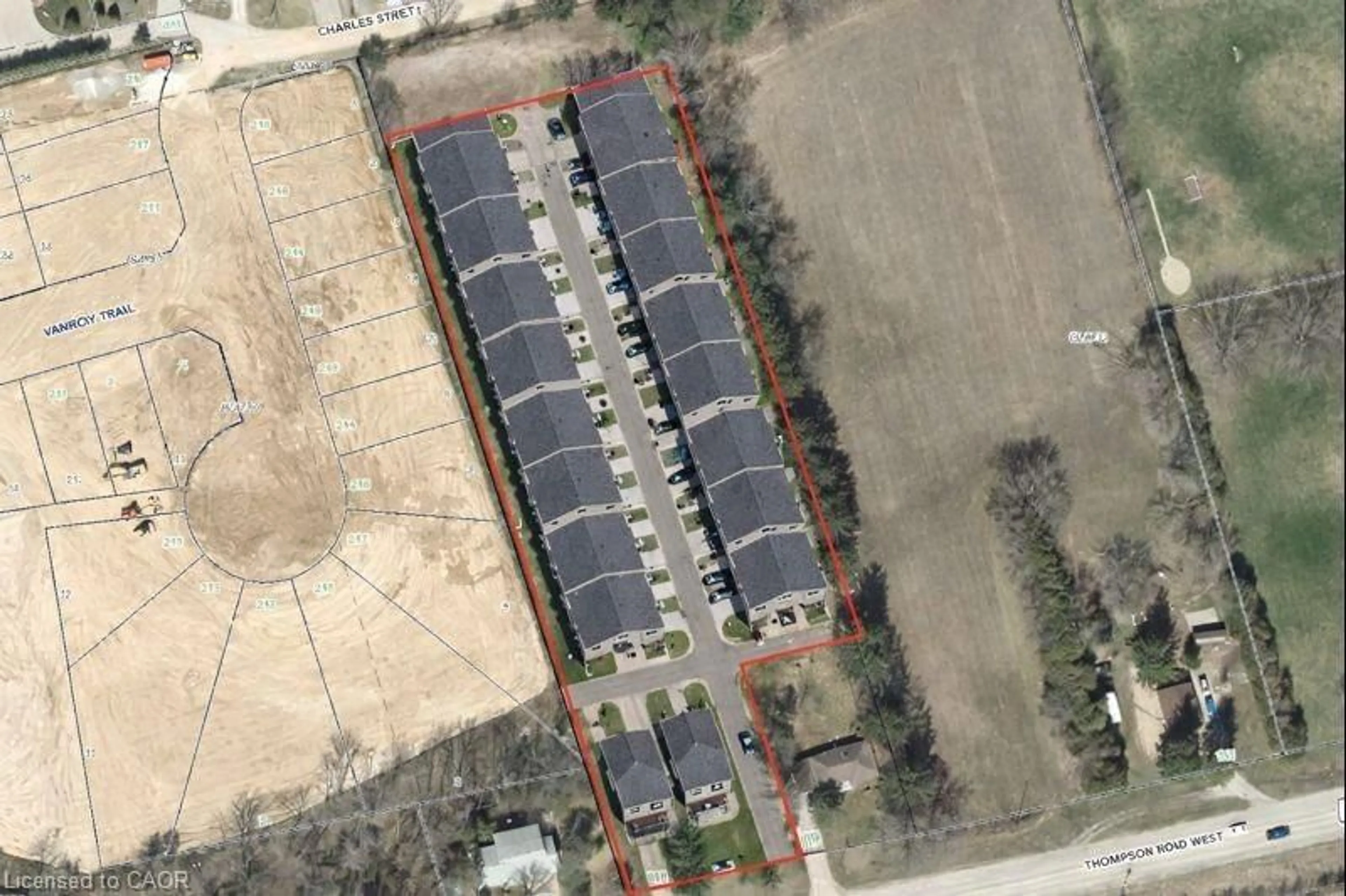 A pic from outside/outdoor area/front of a property/back of a property/a pic from drone, building for 211 Thompson Rd, Waterford Ontario N0E 1Y0