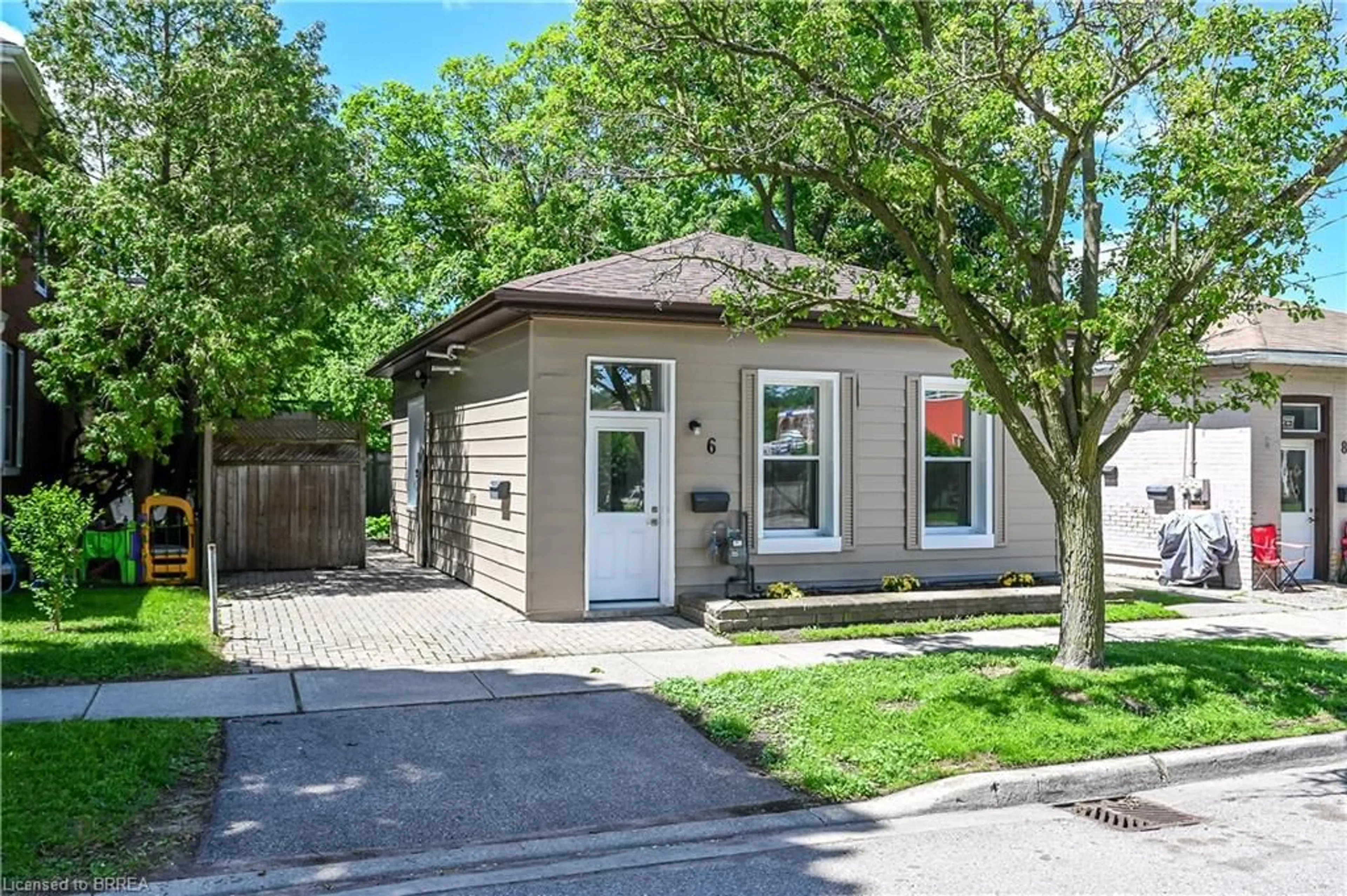 Unknown for 6 Duke St, Brantford Ontario N3T 3T3