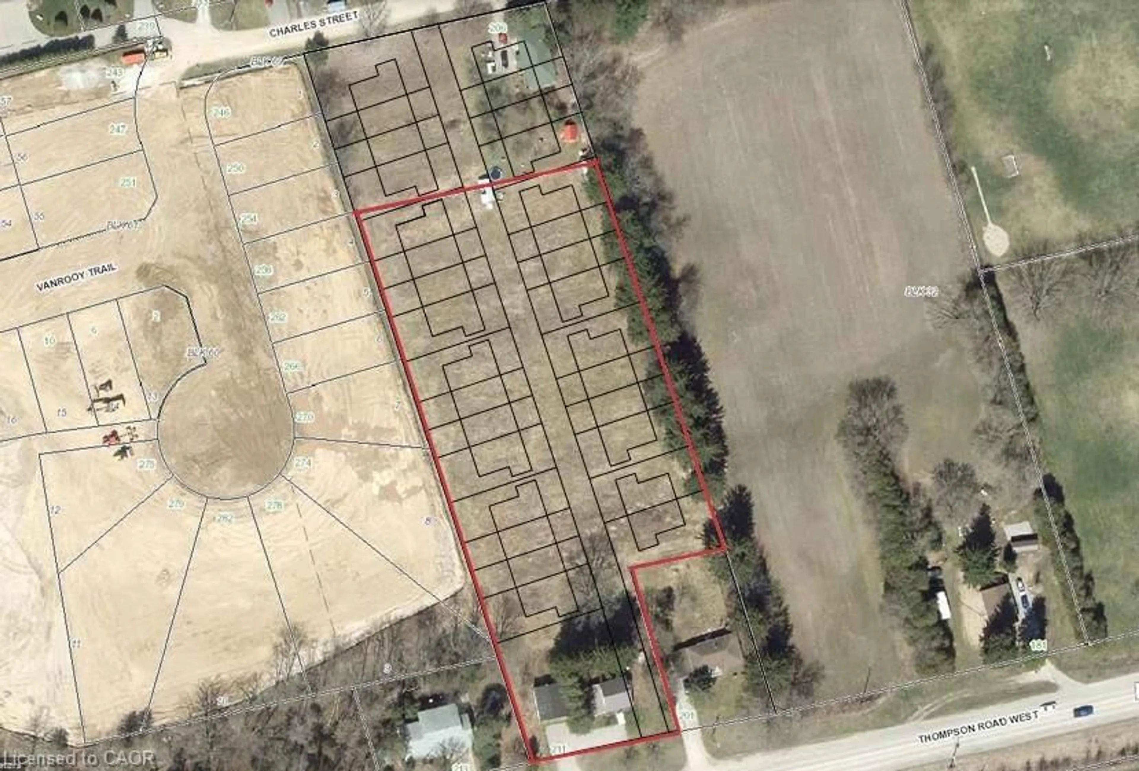 A pic from outside/outdoor area/front of a property/back of a property/a pic from drone, building for 206 Charles St, Waterford Ontario N0E 1Y0